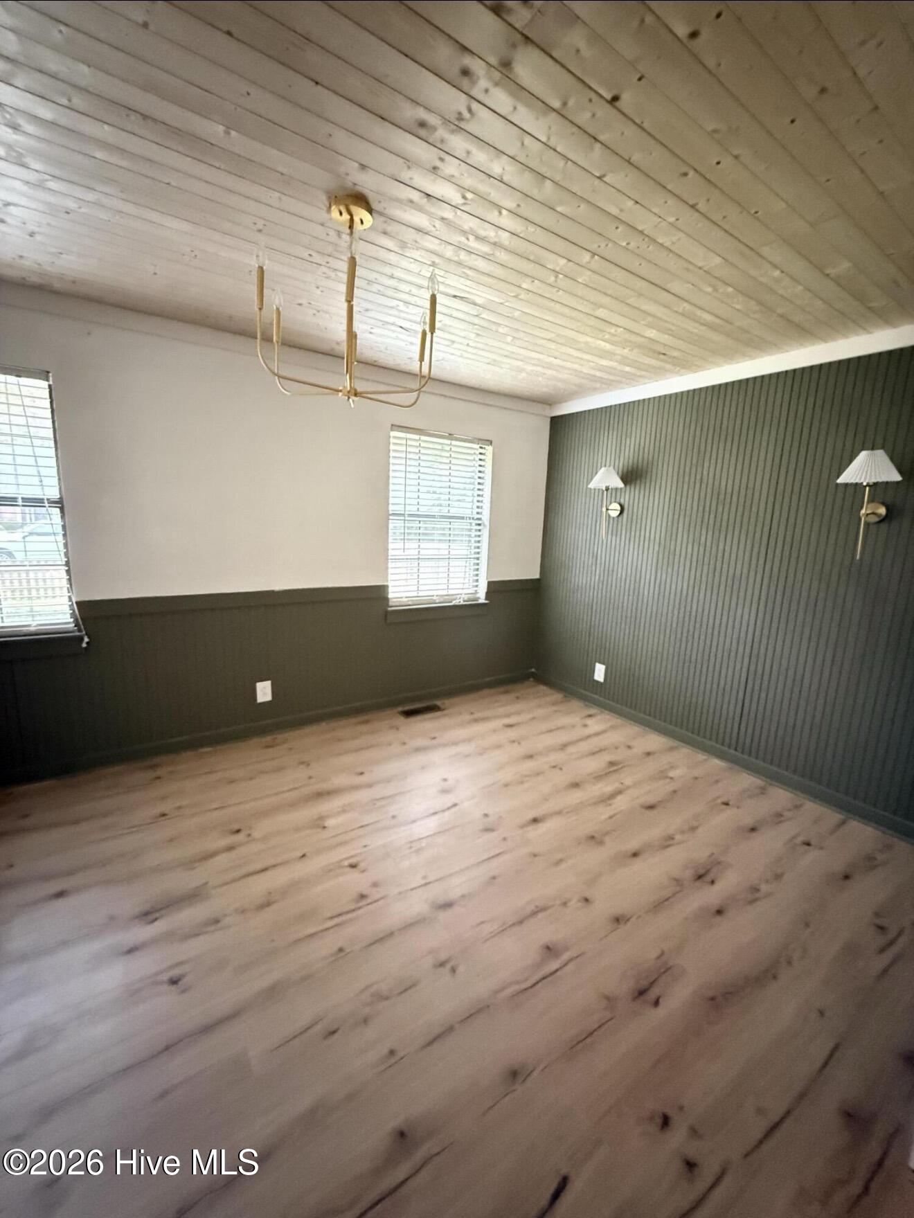 664 Magnolia Drive Property Photo 7