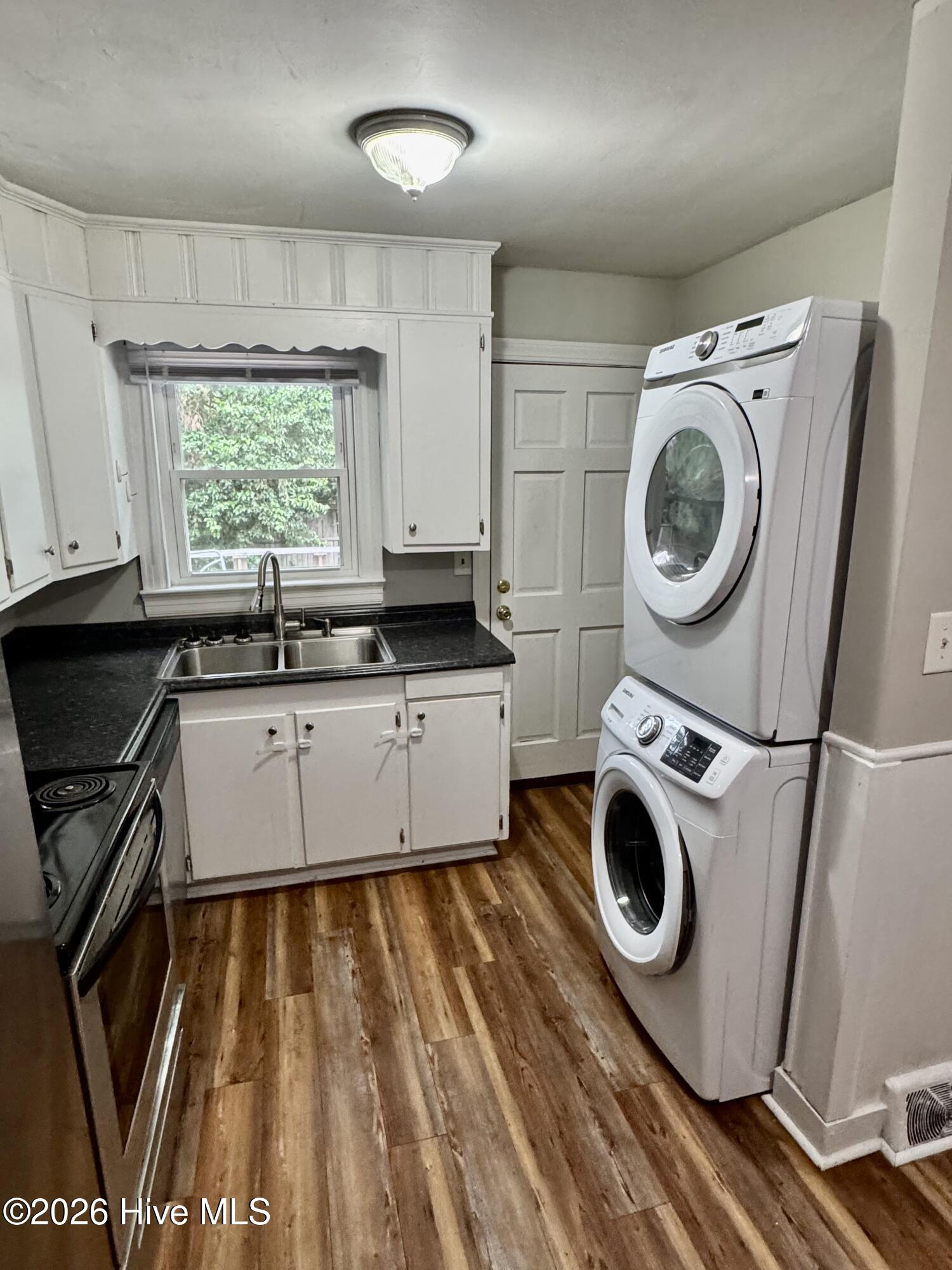 1307 Willow Street B Property Photo 6