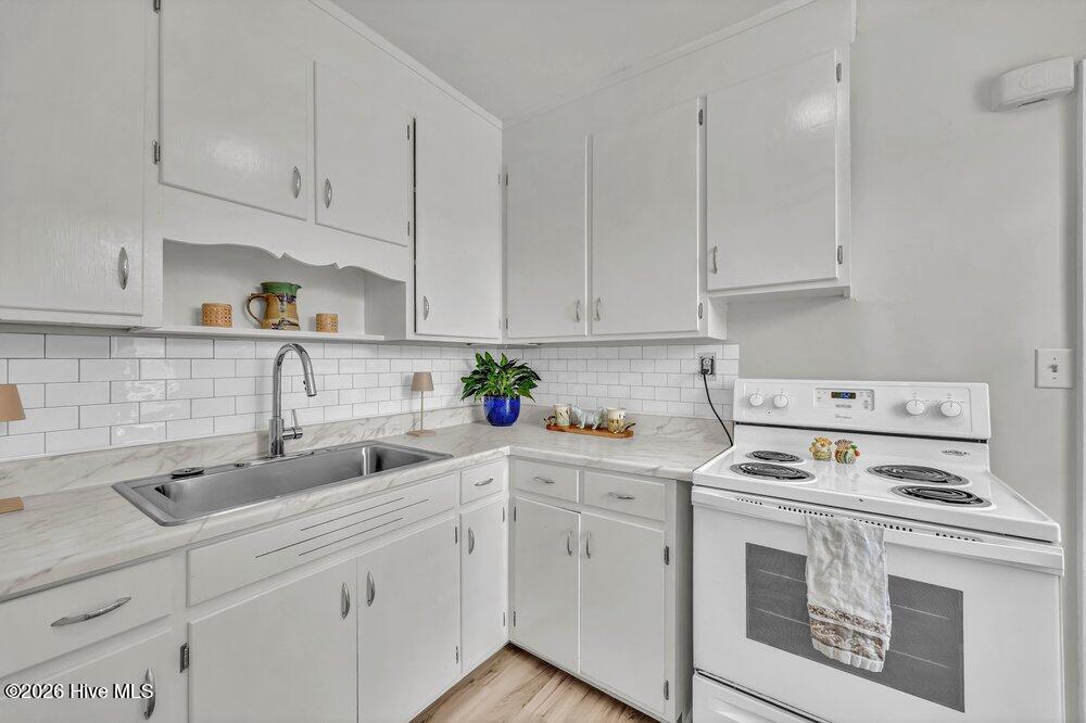 2940 Oleander Drive A2 Property Photo 8