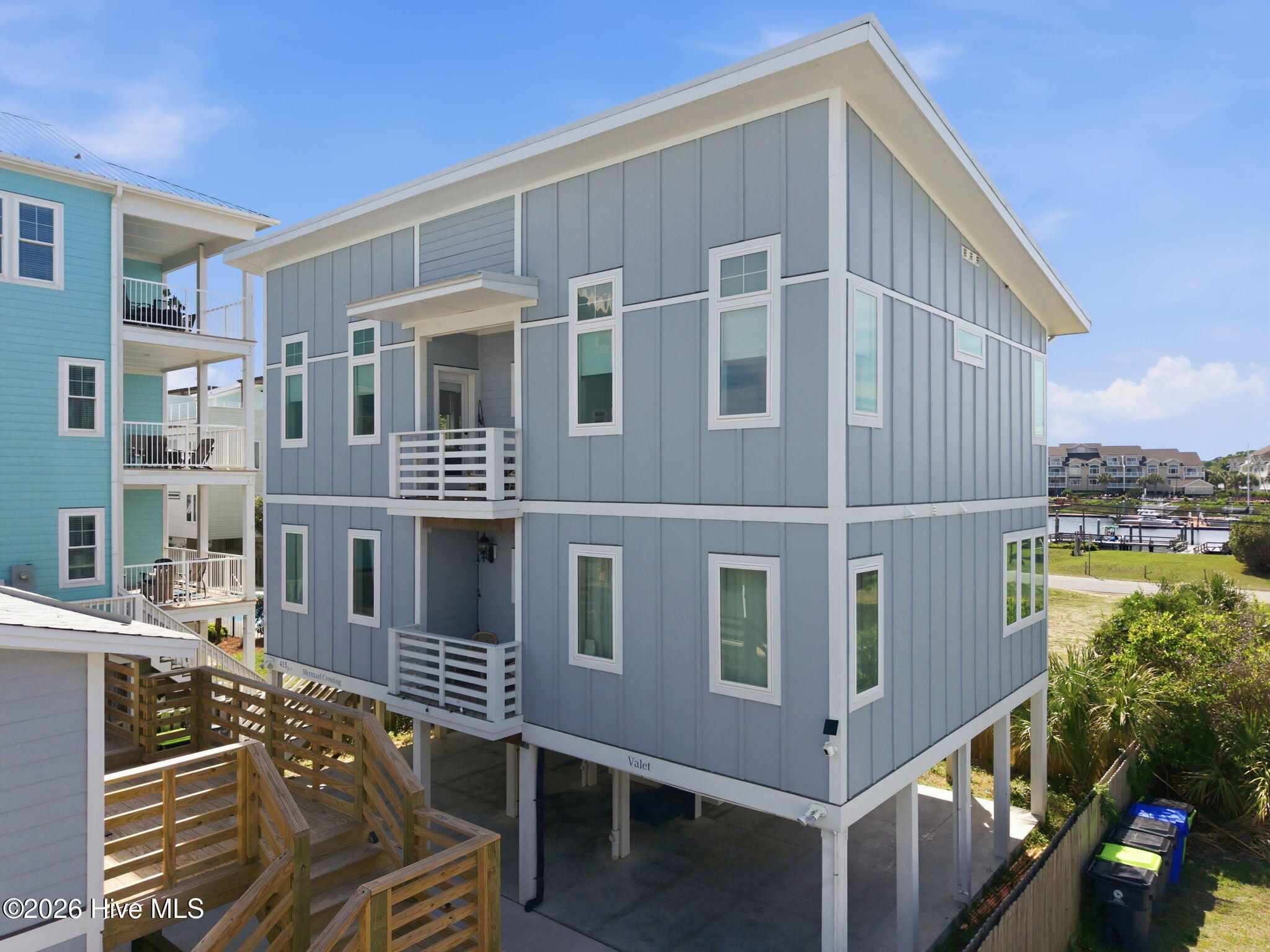 415 Carolina Beach Avenue N Property Photo 9