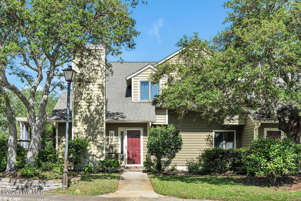 311 Champion Court Se Property Photo 2