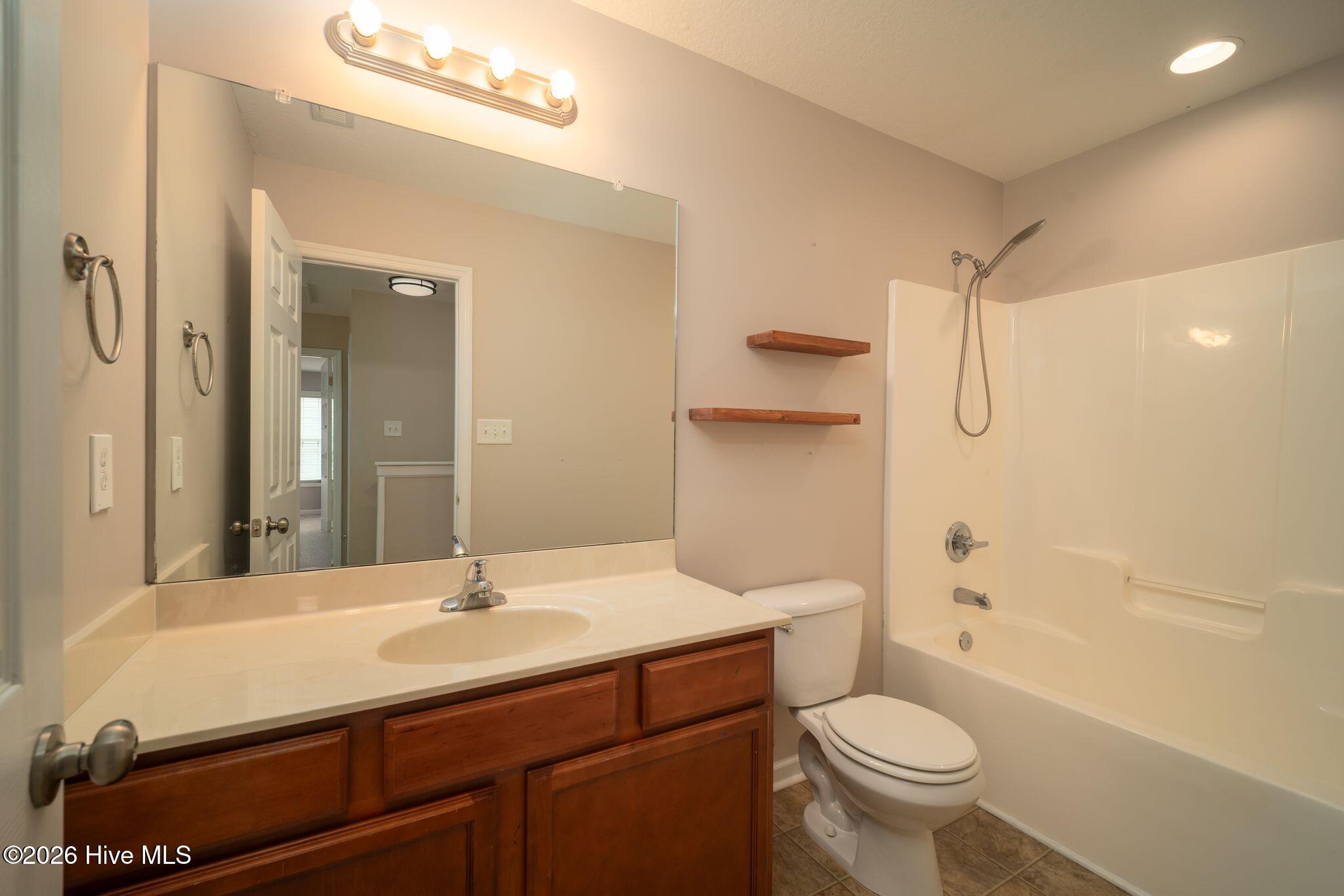 124 Saint Road Property Photo 36