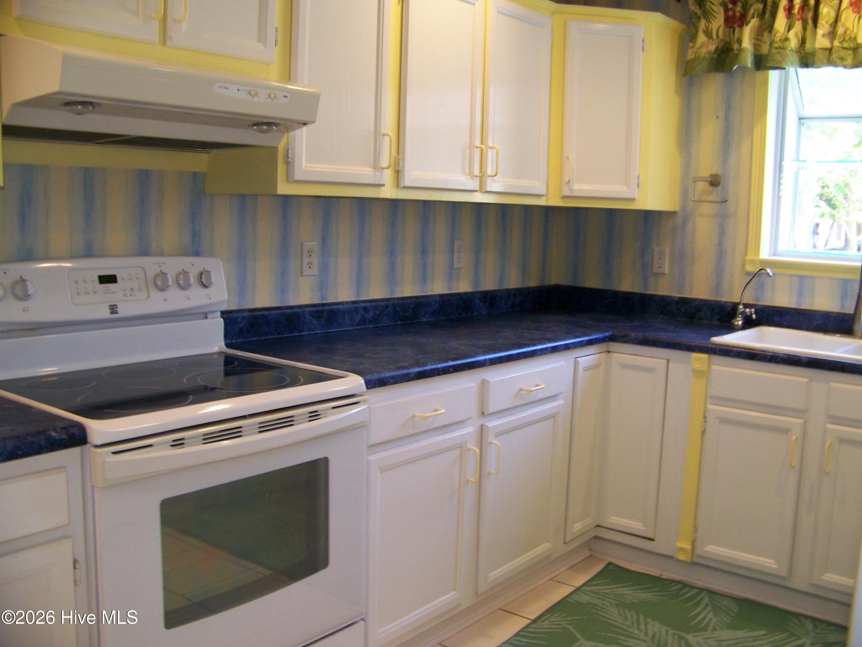 703 Cedarwood Village Property Photo 13