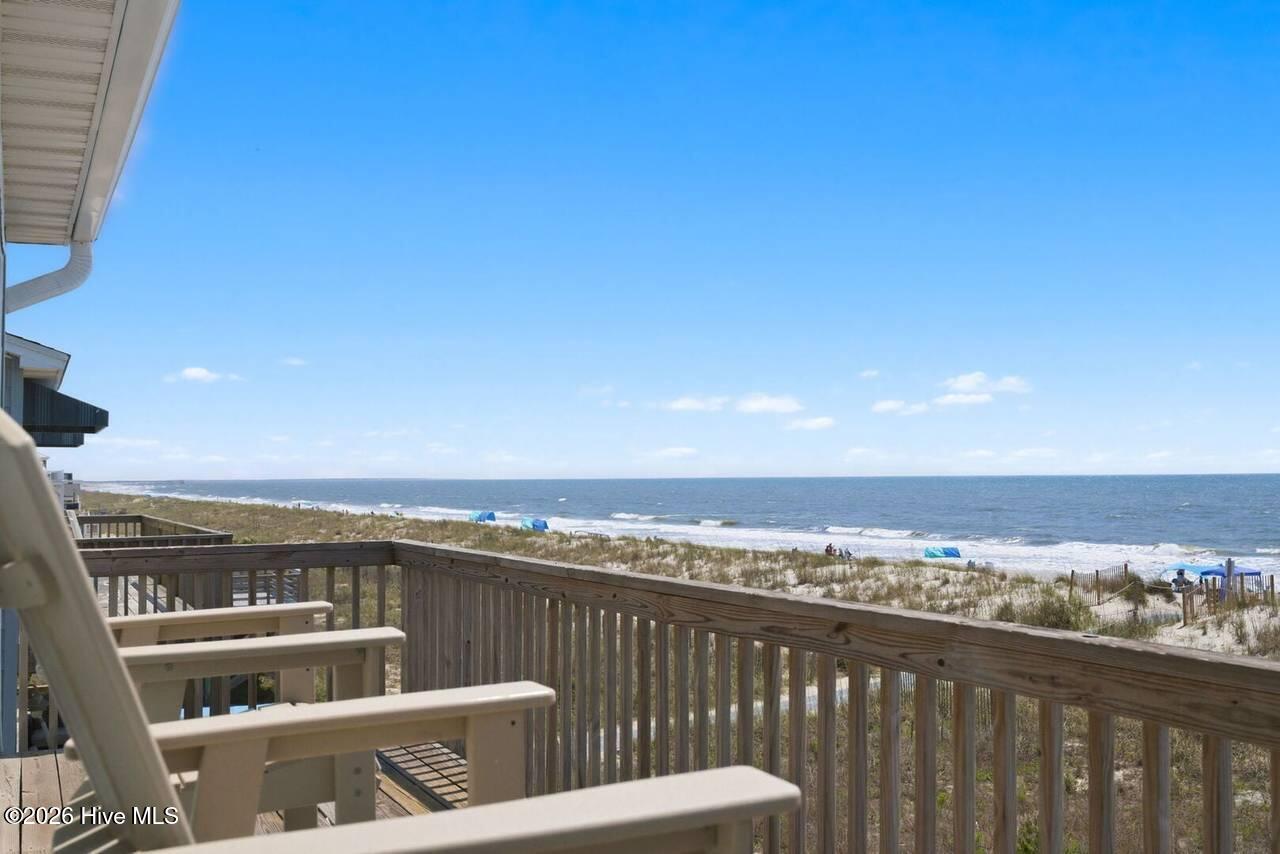 4327 E Beach Drive Property Photo 7