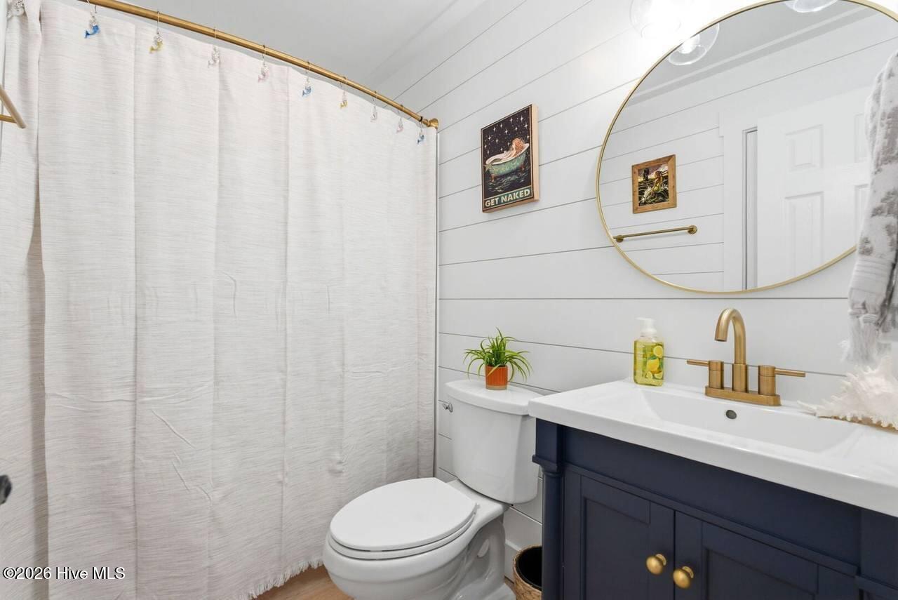 4327 E Beach Drive Property Photo 24