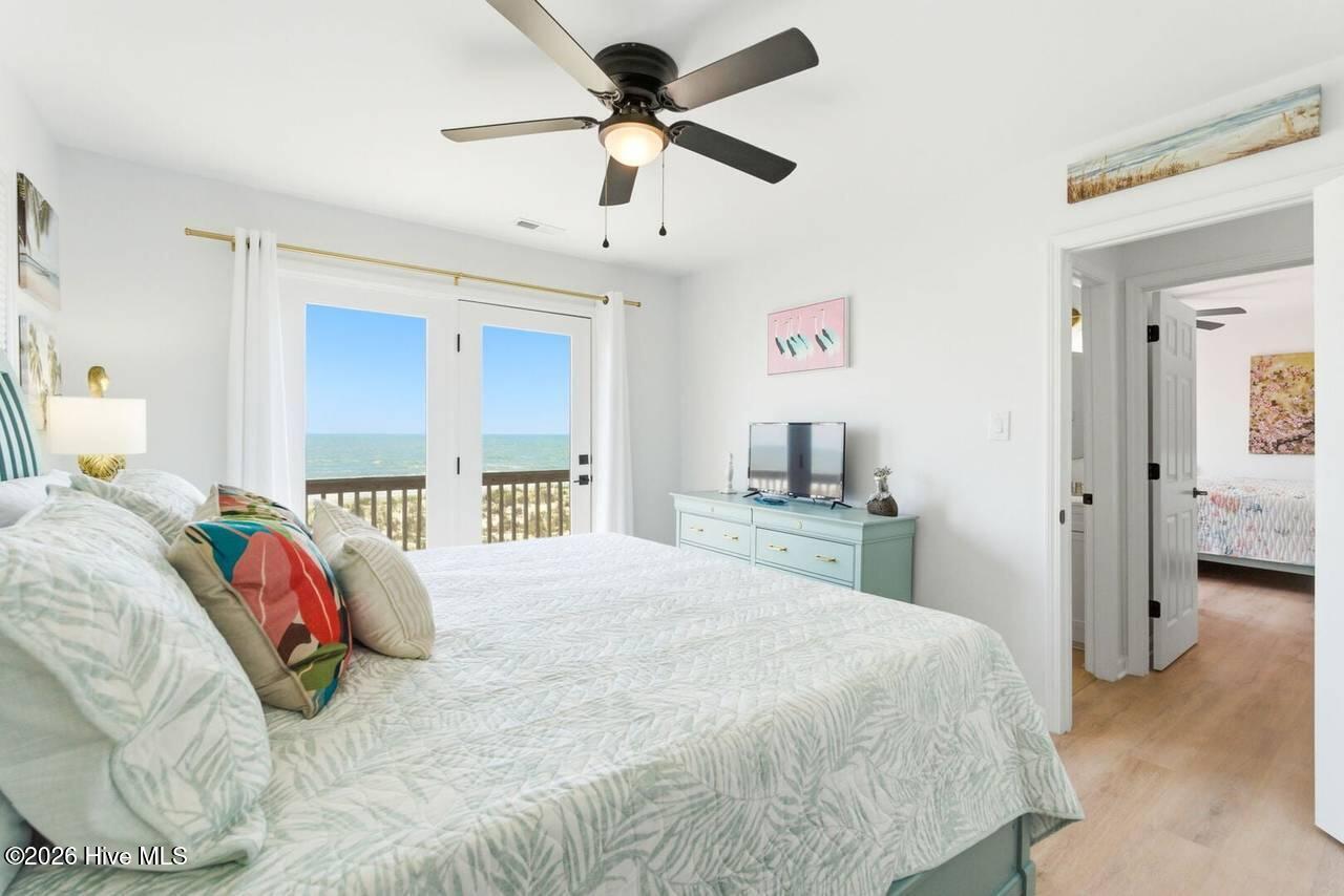 4327 E Beach Drive Property Photo 27
