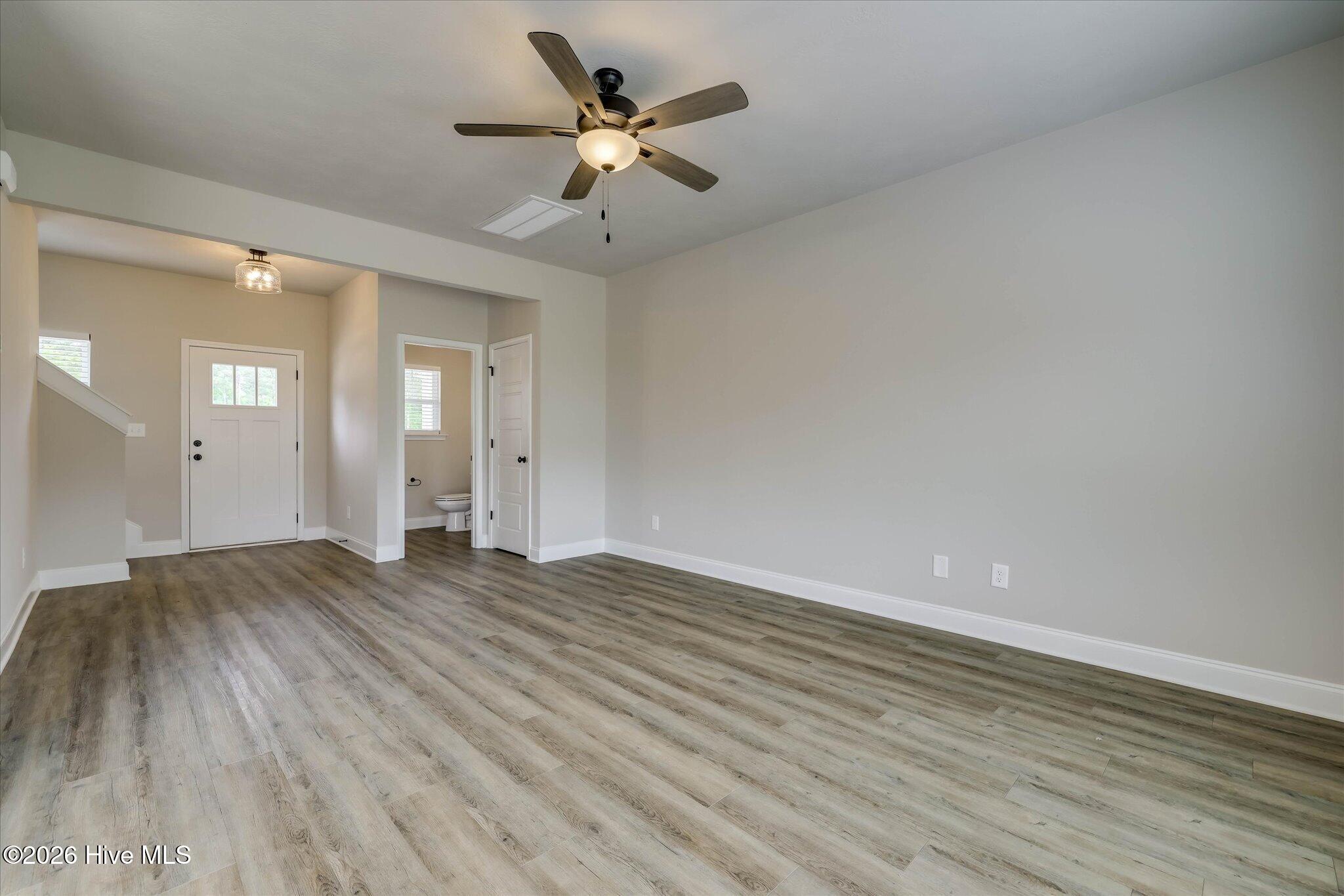 241 Silver Court Property Photo 8