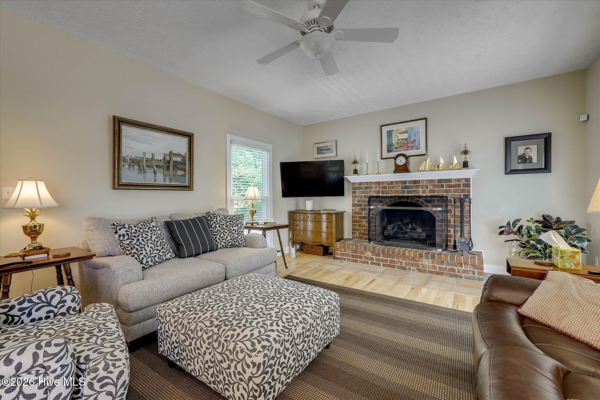 687 Whitewood Way Property Photo 18