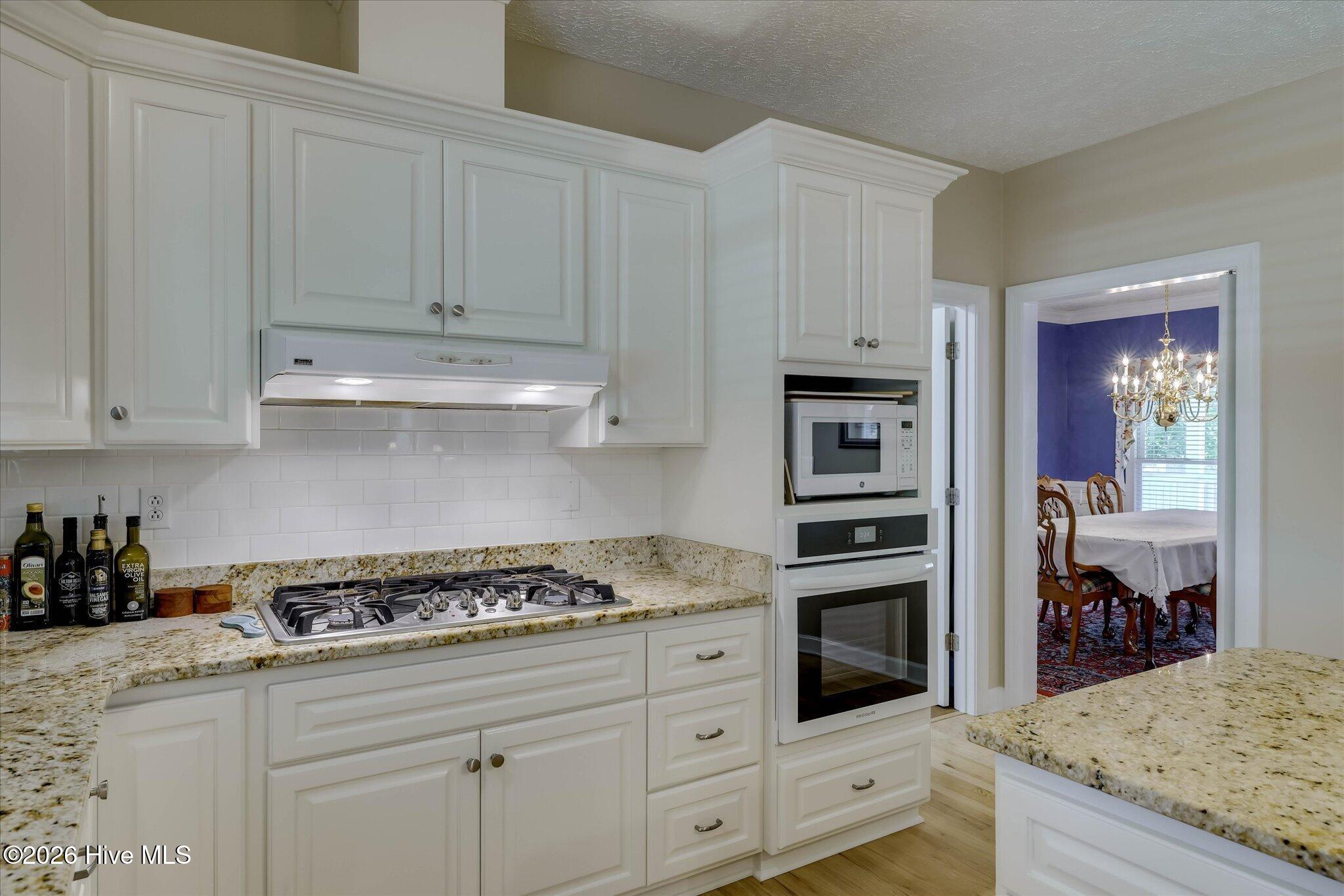 687 Whitewood Way Property Photo 29