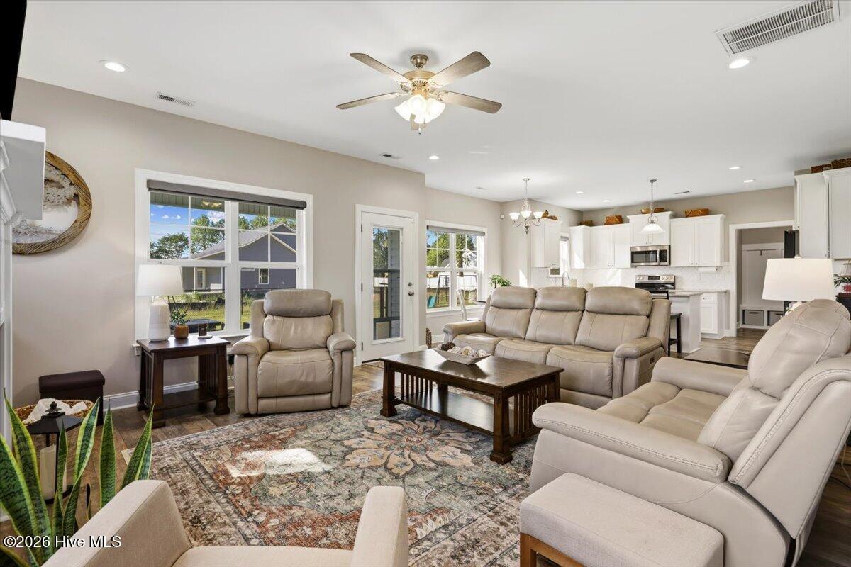 110 Davelin Place Property Photo 8