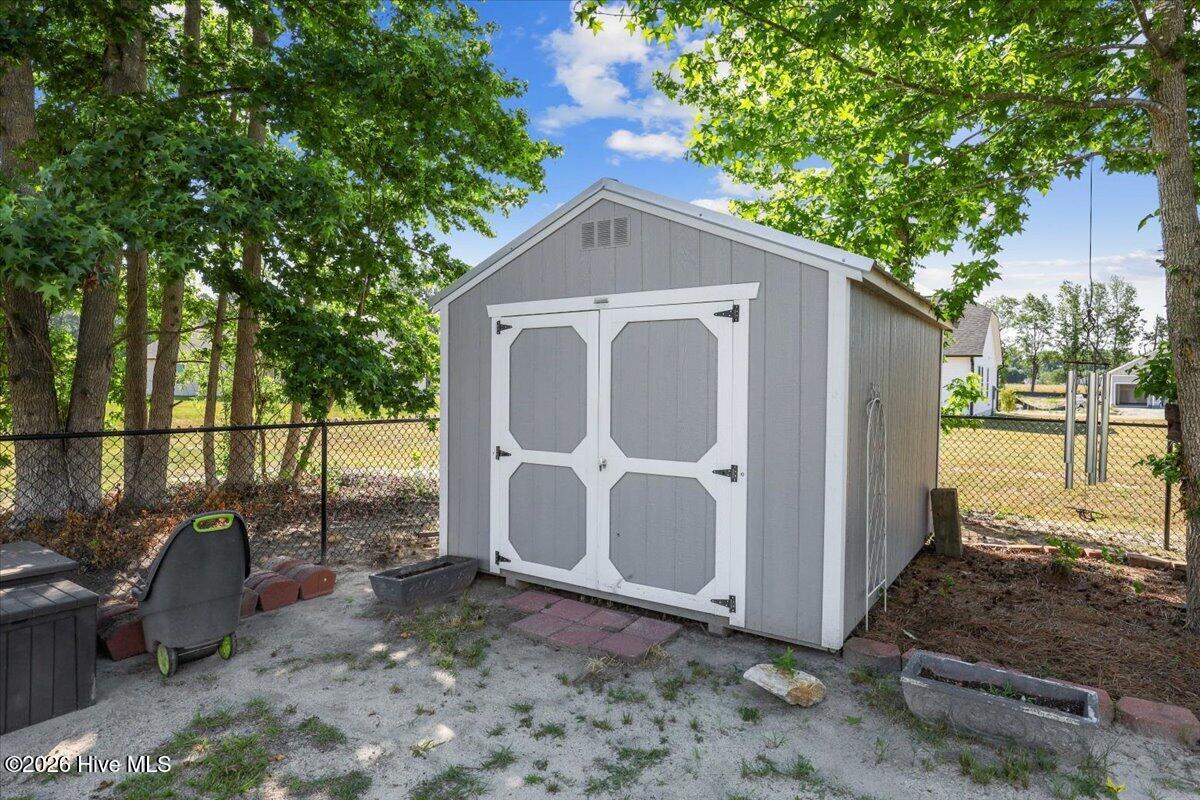 110 Davelin Place Property Photo 35