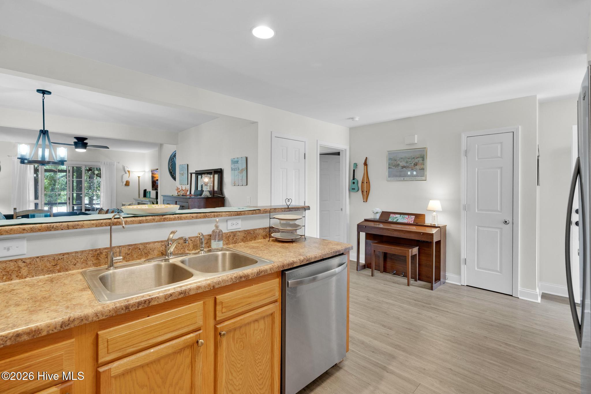 9306 Long Putt Court Property Photo 8