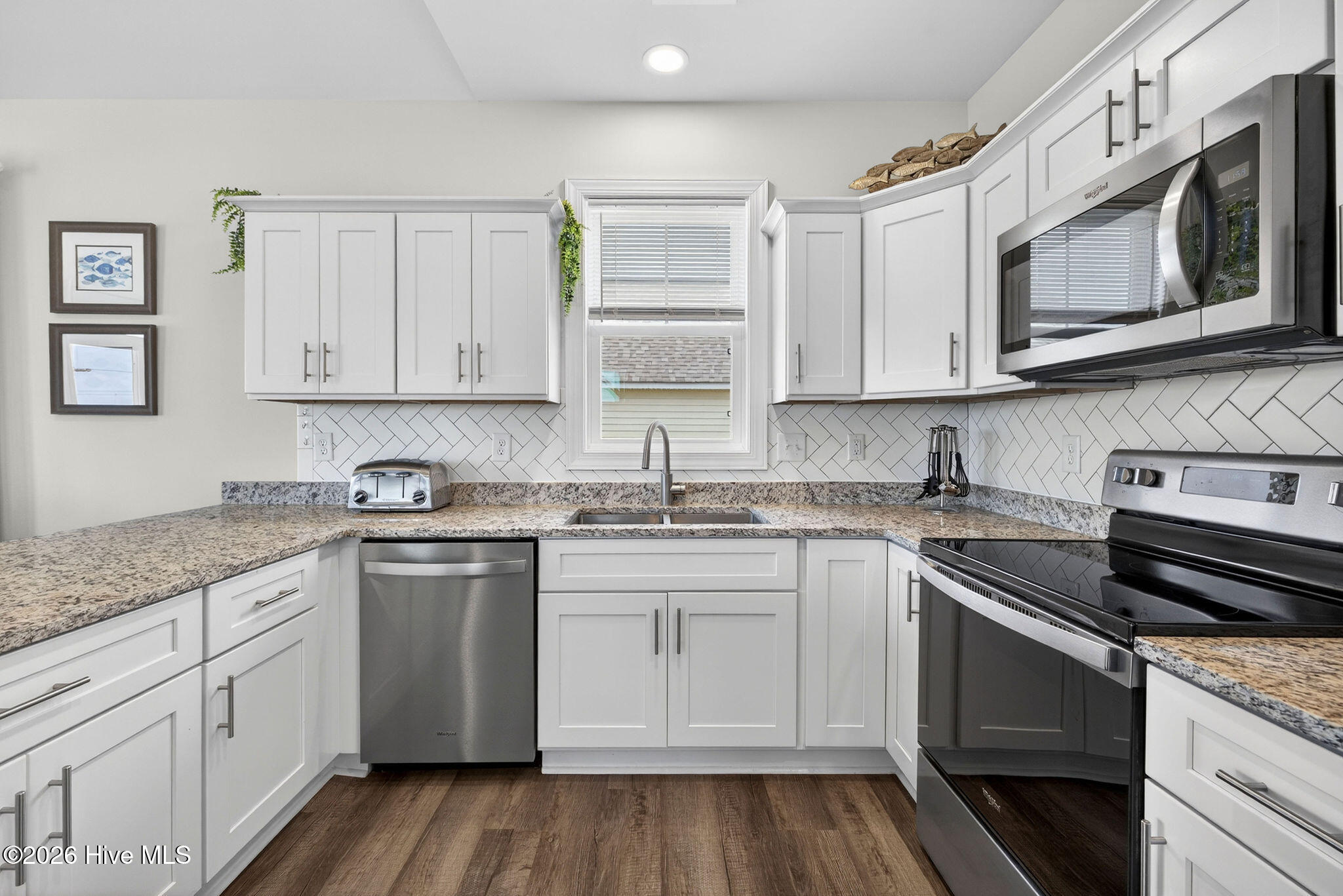 2263 New River Inlet Road Property Photo 4