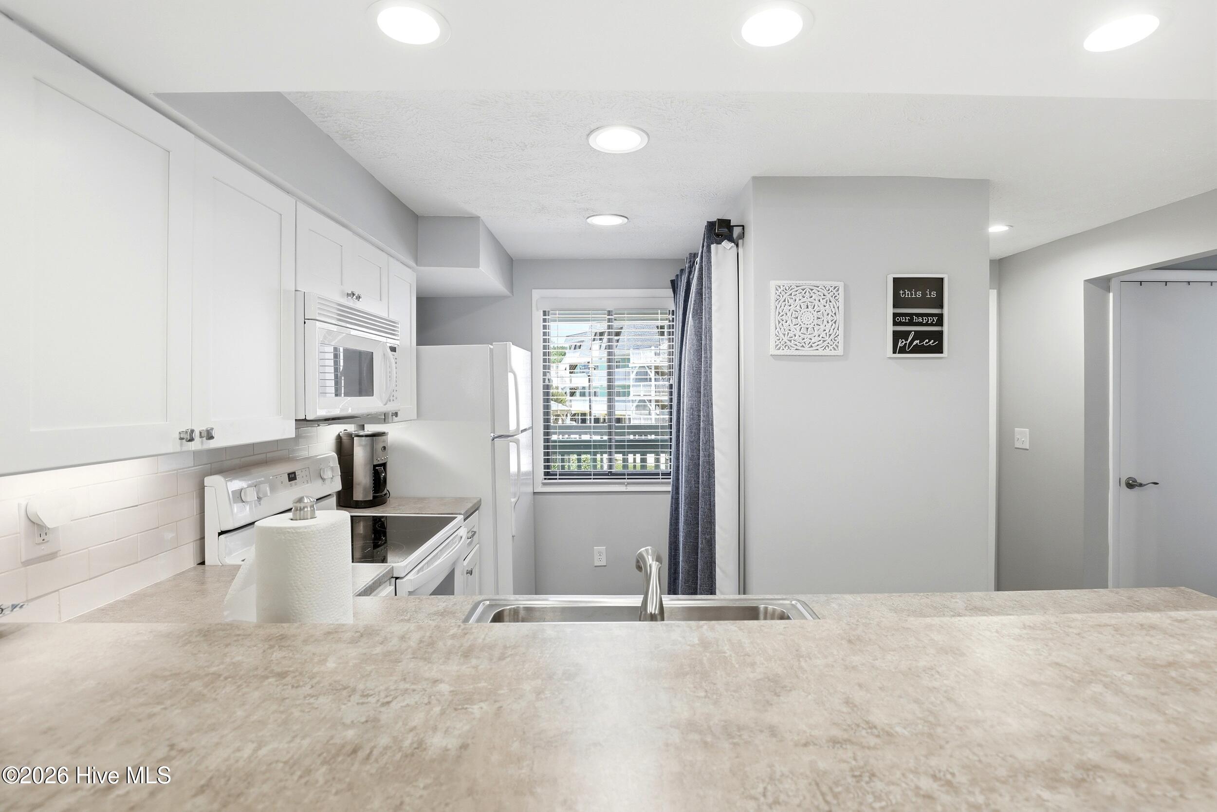 2301 Surfrider Circle A Property Photo 10
