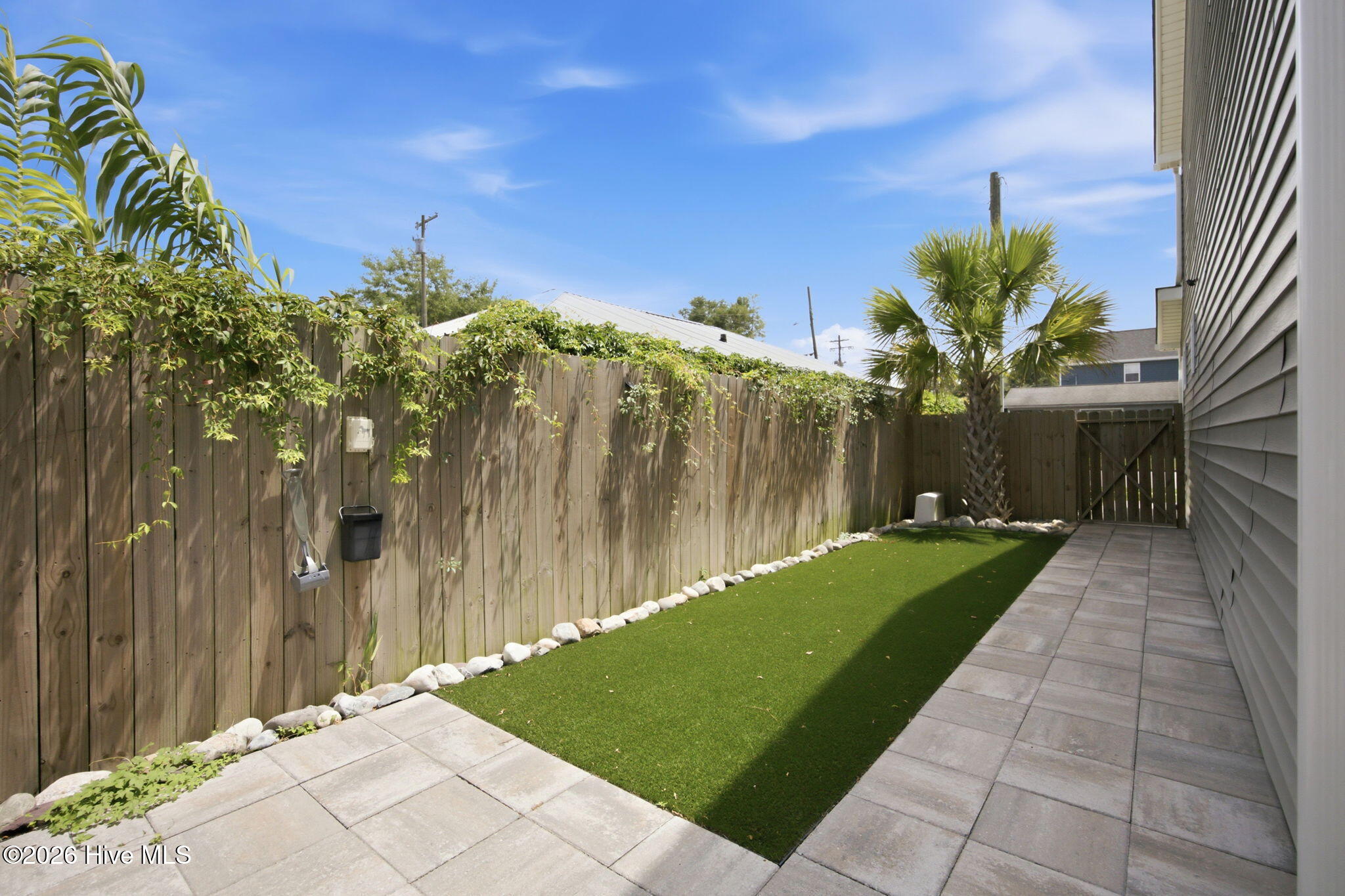 1015 Campbell Street Property Photo 33