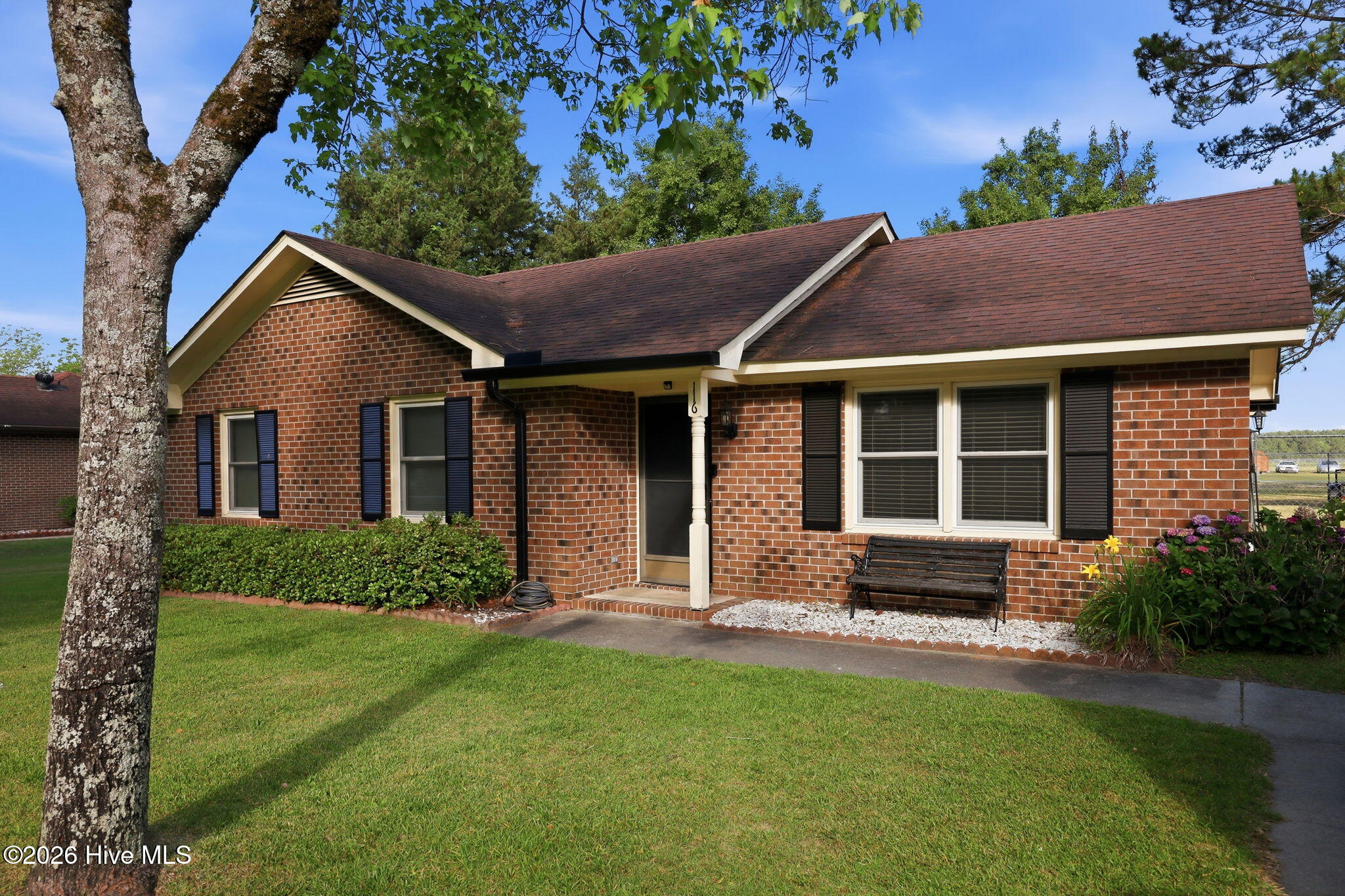 116 E Catawba Road Property Photo 2