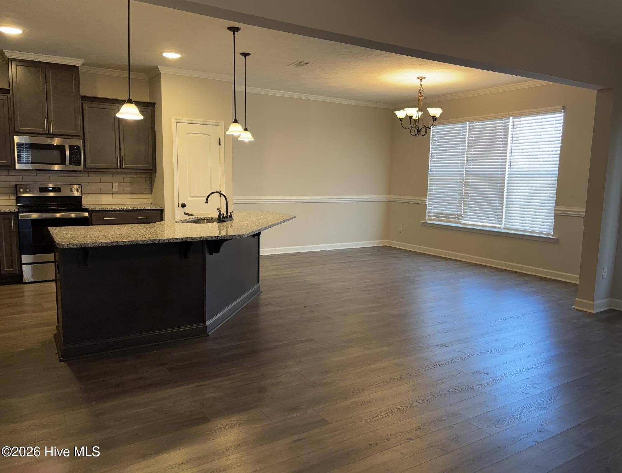 1210 Belgrove Drive Property Photo 6