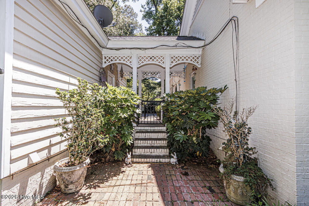 500 Wildwood Avenue Property Photo 10