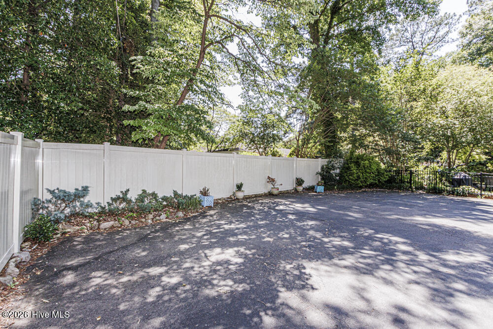 500 Wildwood Avenue Property Photo 12