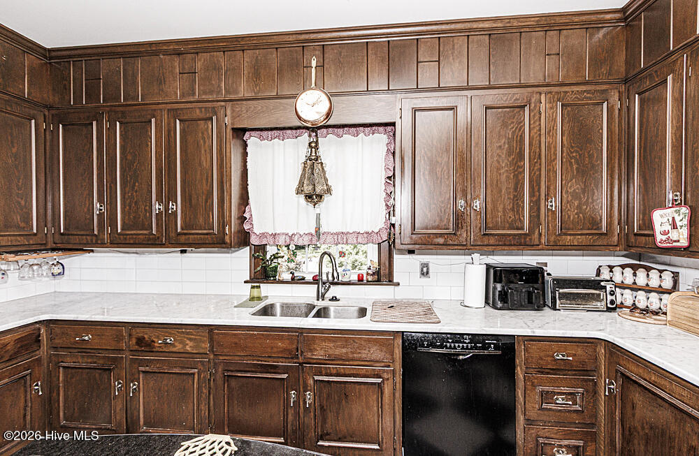 500 Wildwood Avenue Property Photo 31