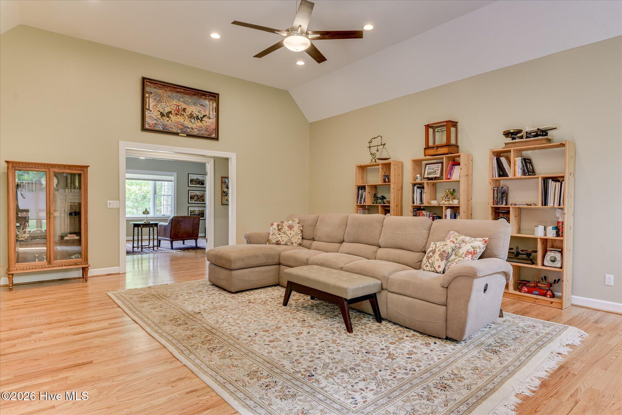100 Scotch Pine Court Property Photo 18