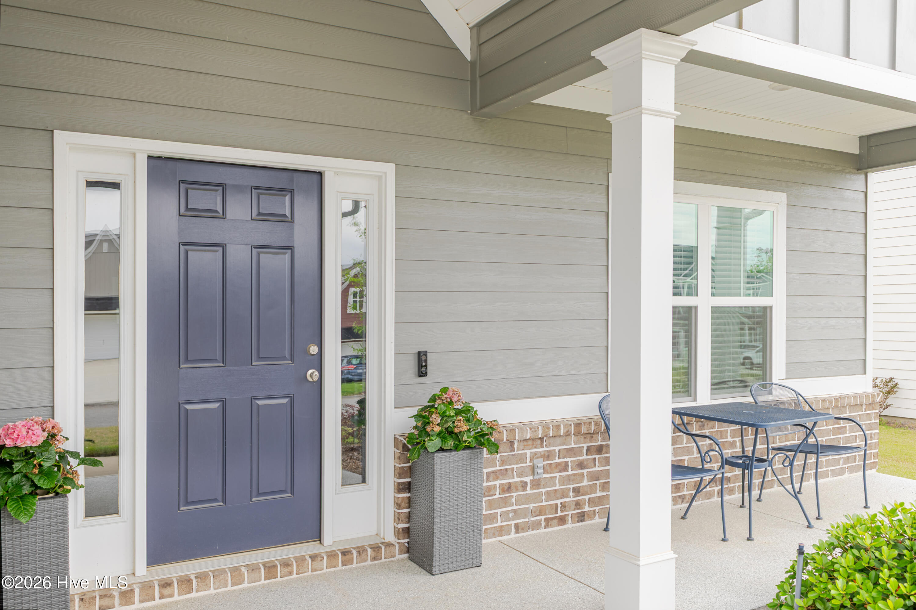 8061 Crossbow Landing Property Photo 2