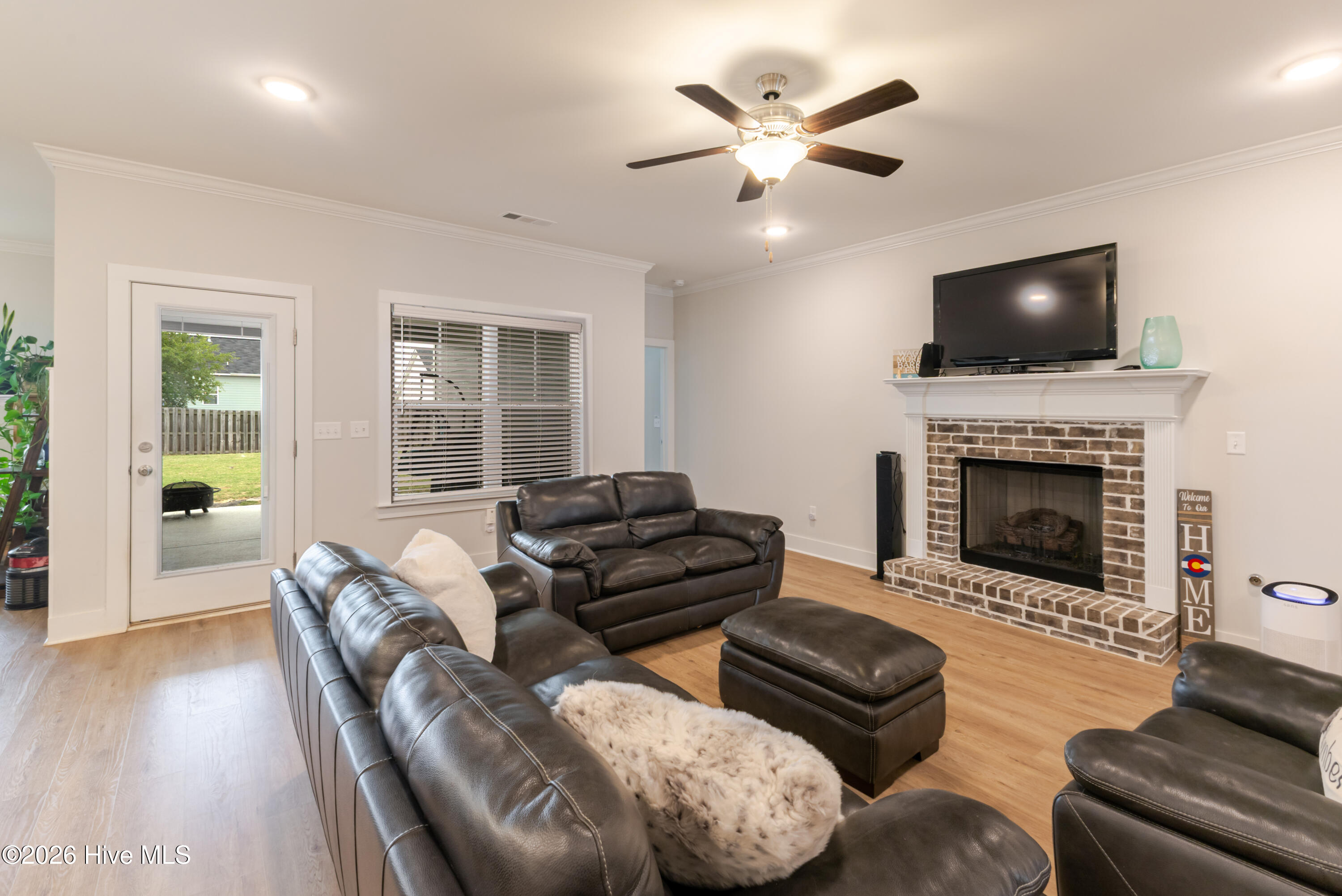 8061 Crossbow Landing Property Photo 5
