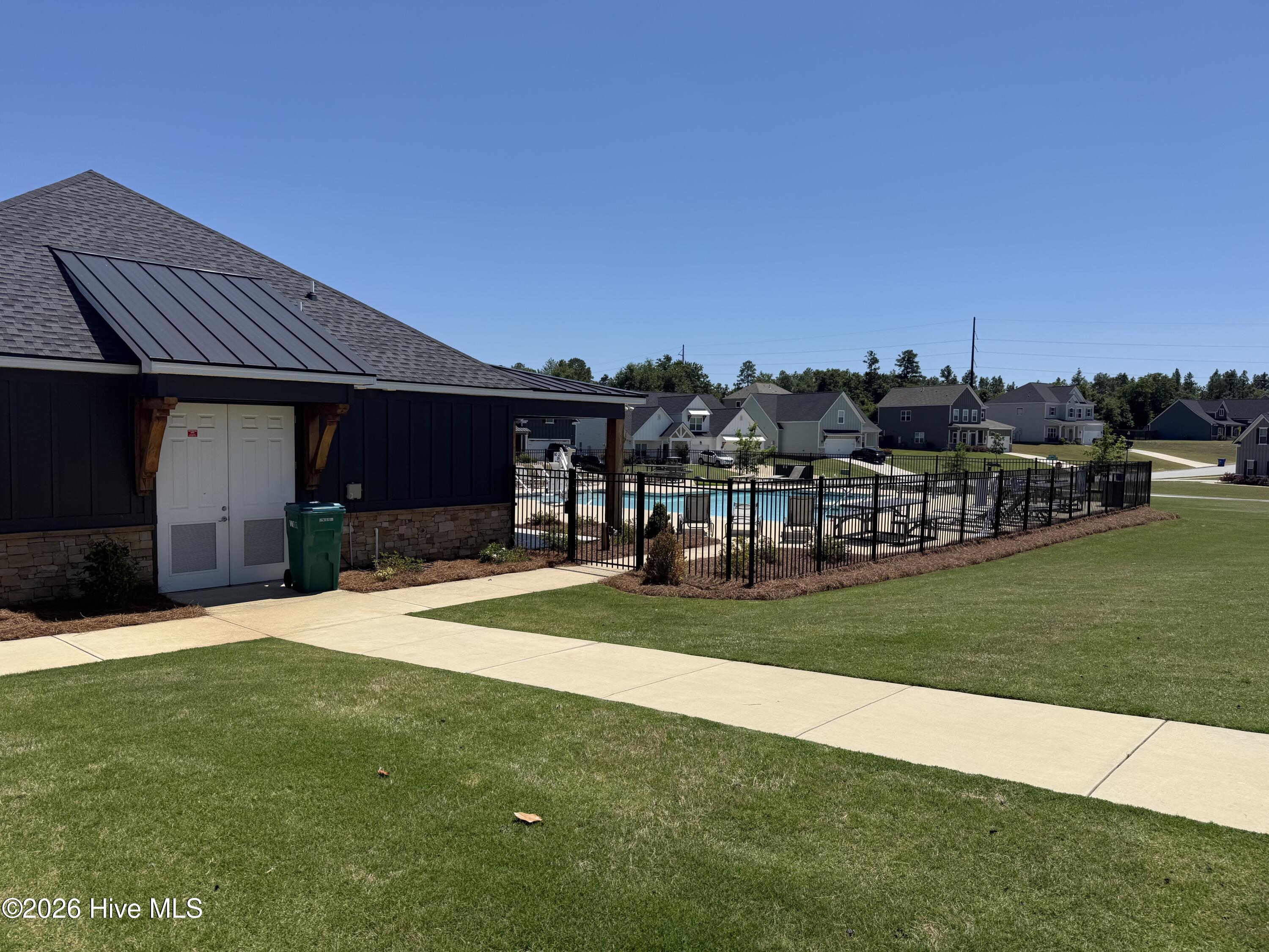 8061 Crossbow Landing Property Photo 47