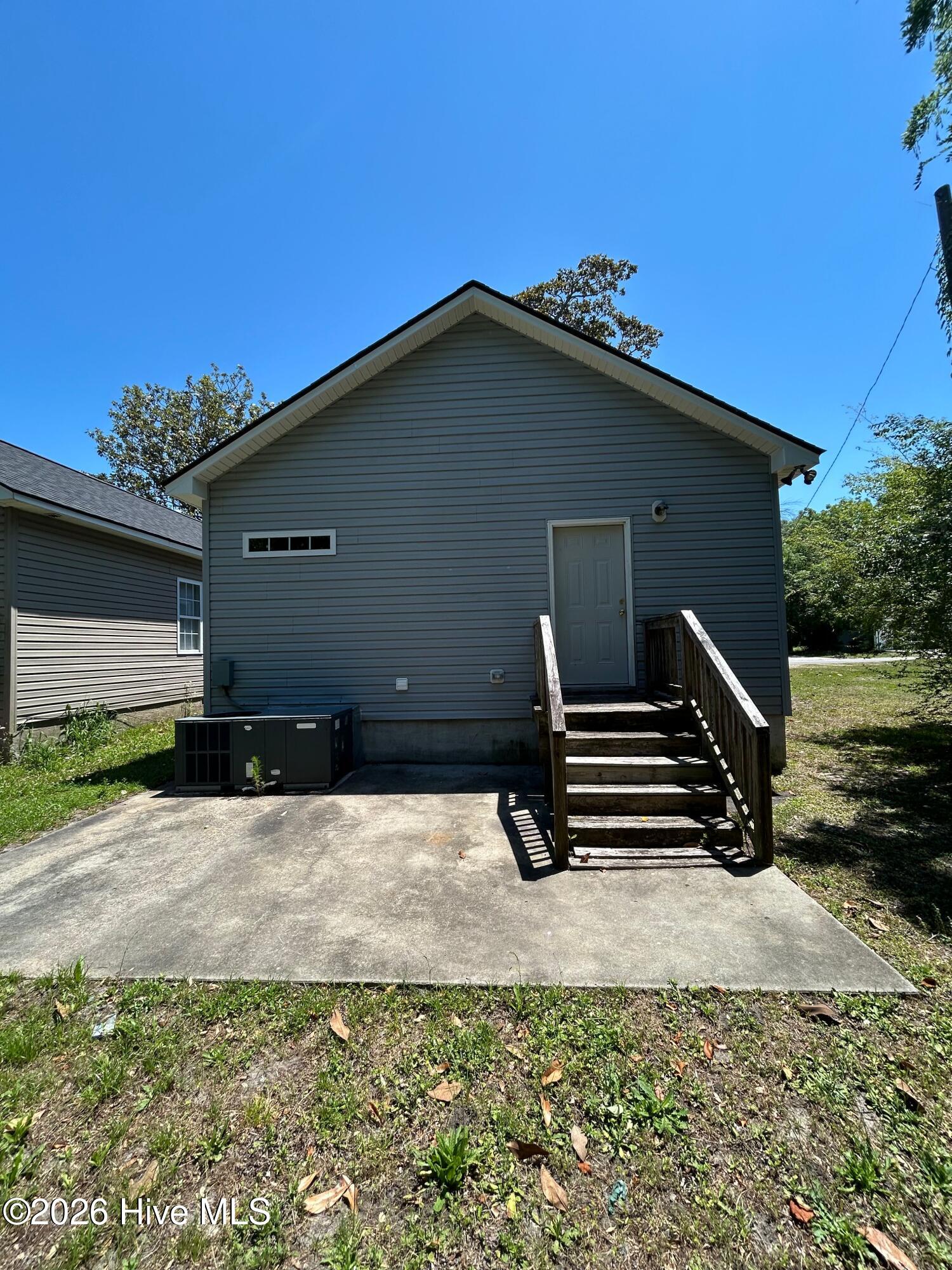 433 Evans Street Property Photo 13
