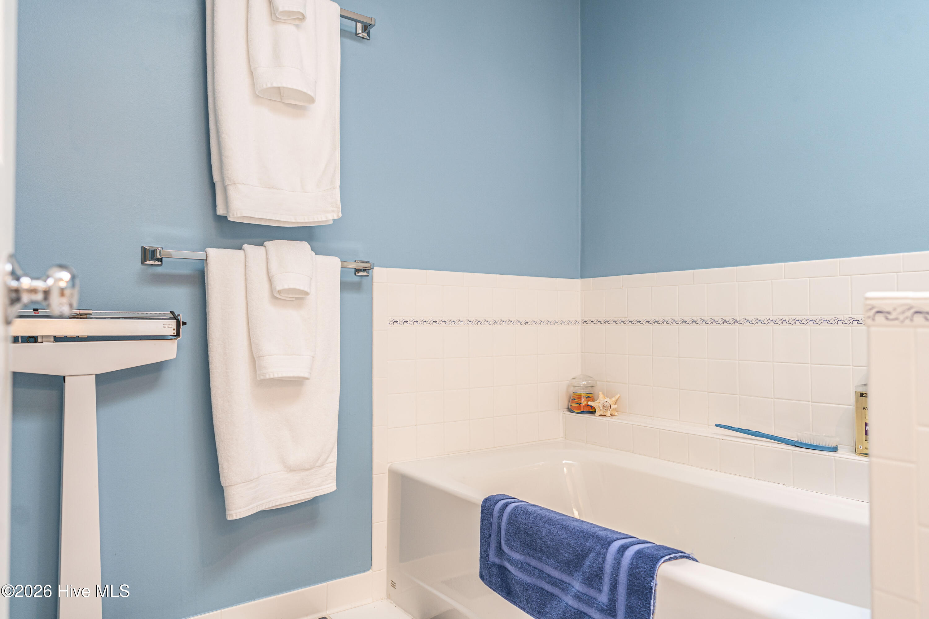 11 Squires Lane Property Photo 36