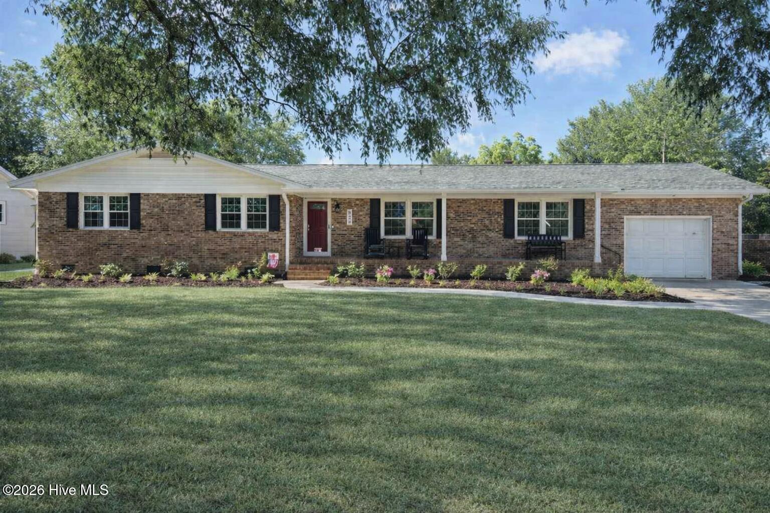 810 Bragg Drive Property Photo 1