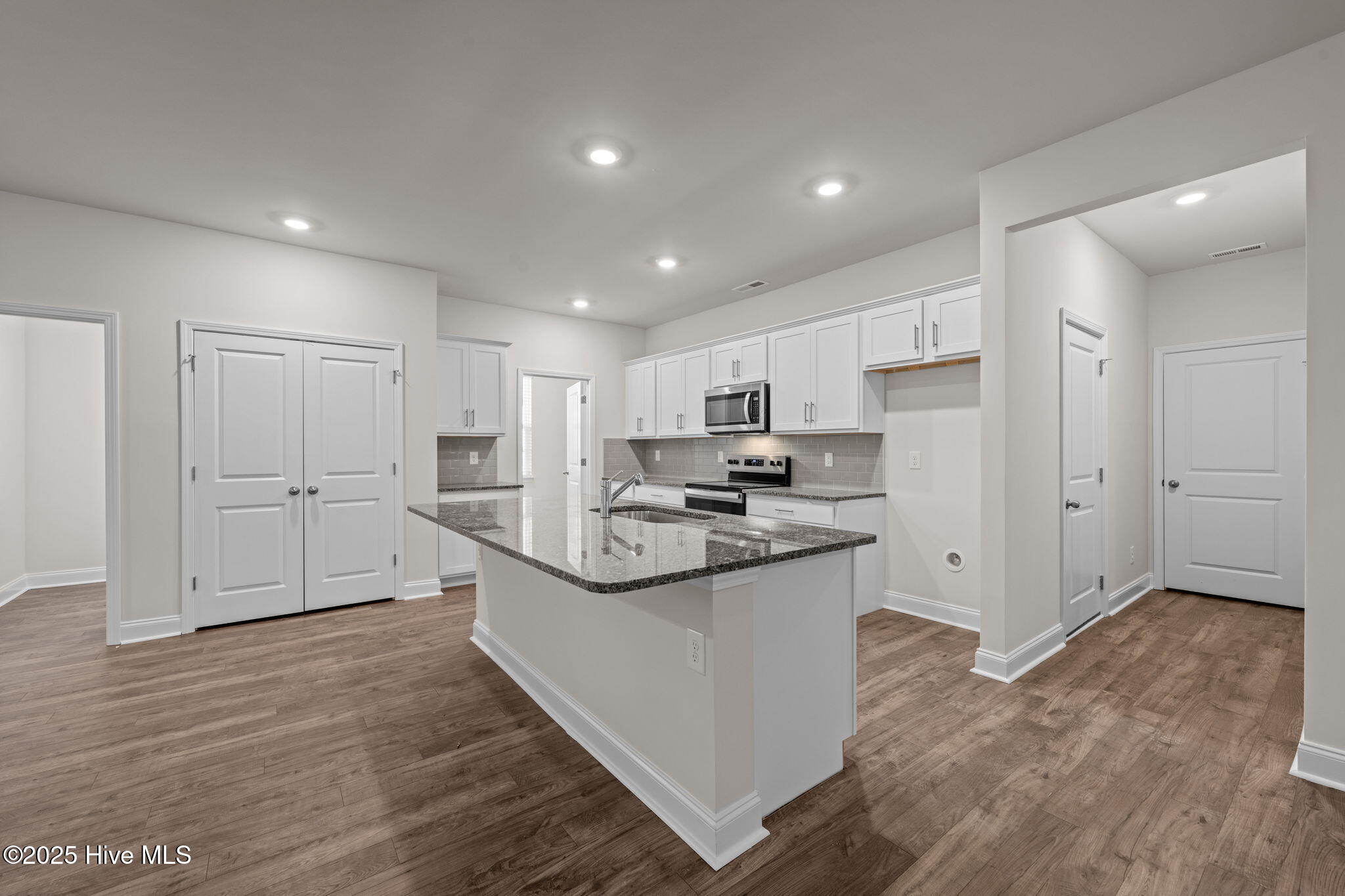 253 Lake Tyler Drive Property Photo 15