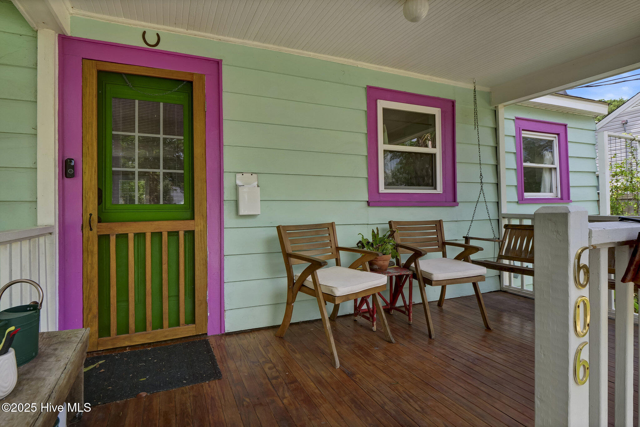606 Ivey Circle Property Photo 3