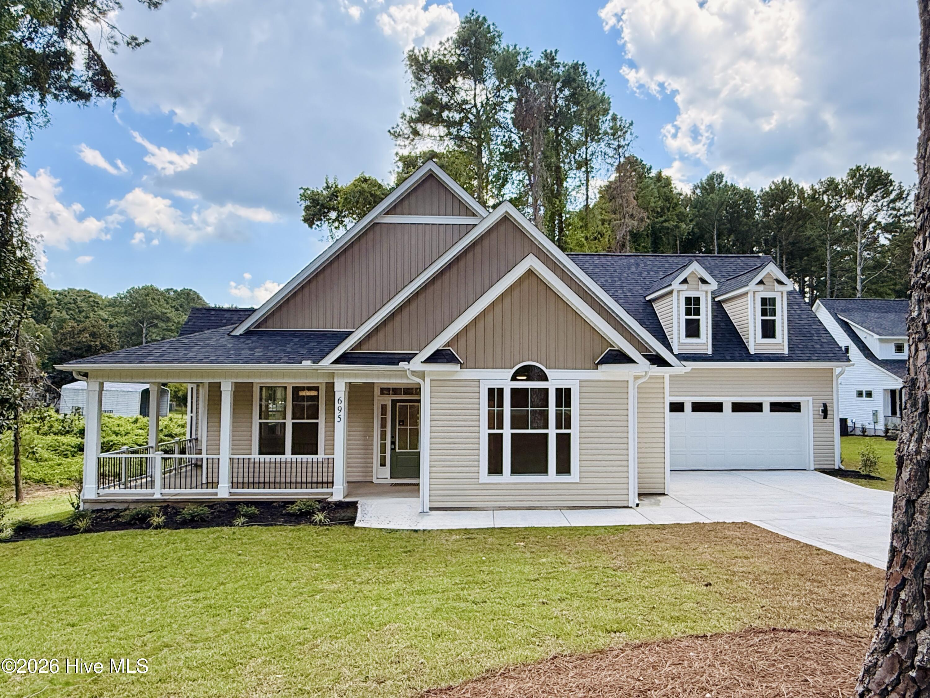 695 Sunset Drive Property Photo 1