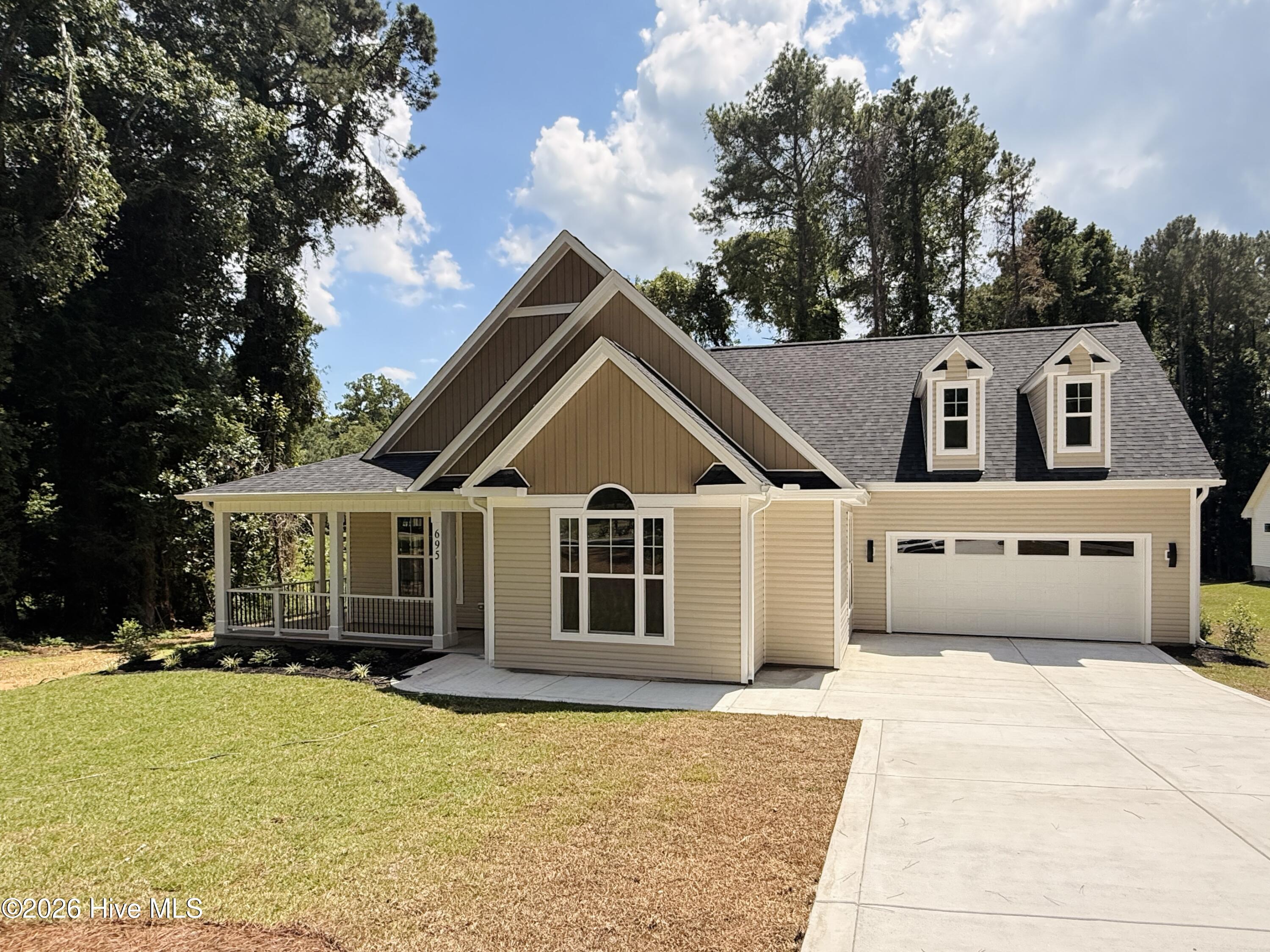 695 Sunset Drive Property Photo 4