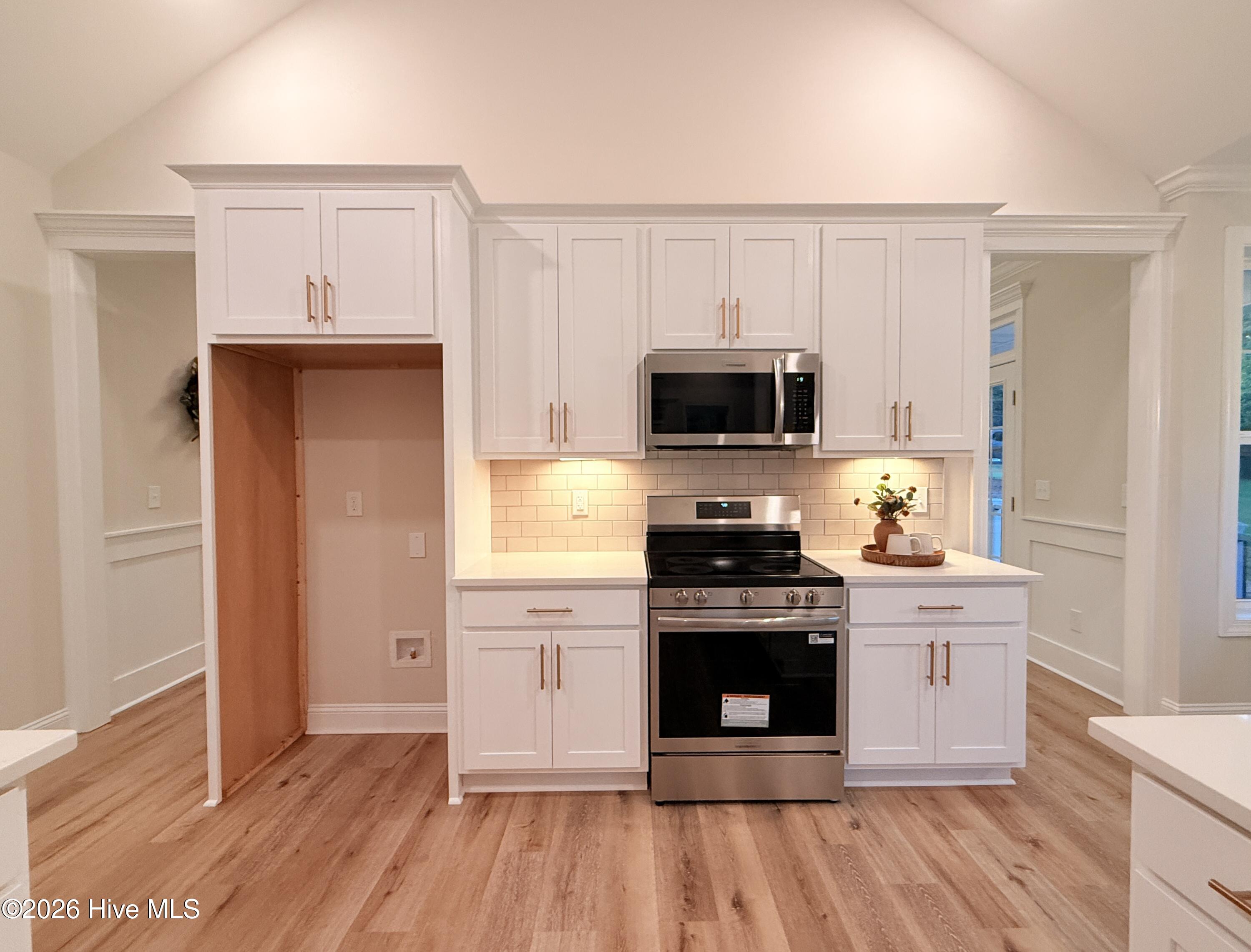 695 Sunset Drive Property Photo 13
