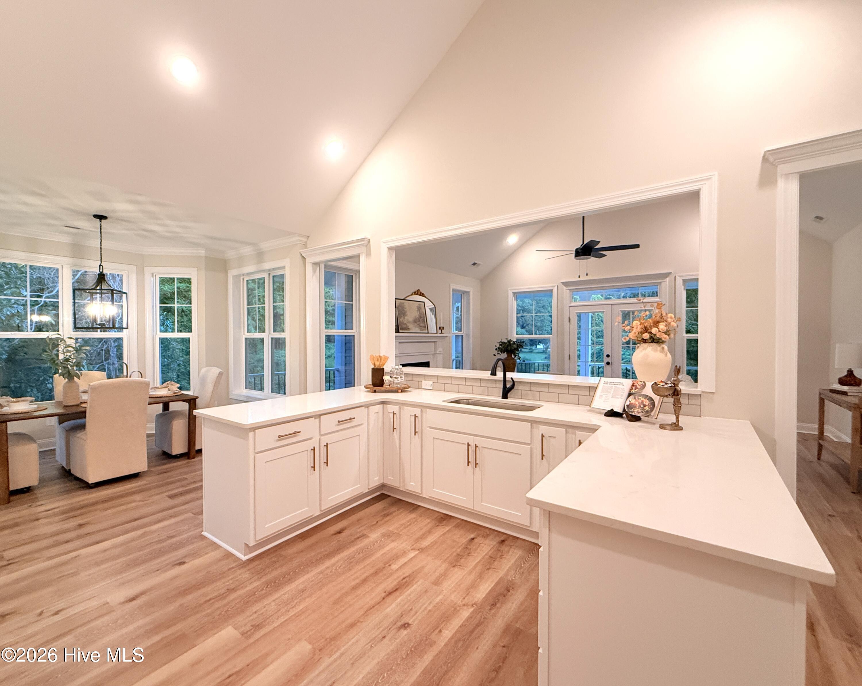 695 Sunset Drive Property Photo 14