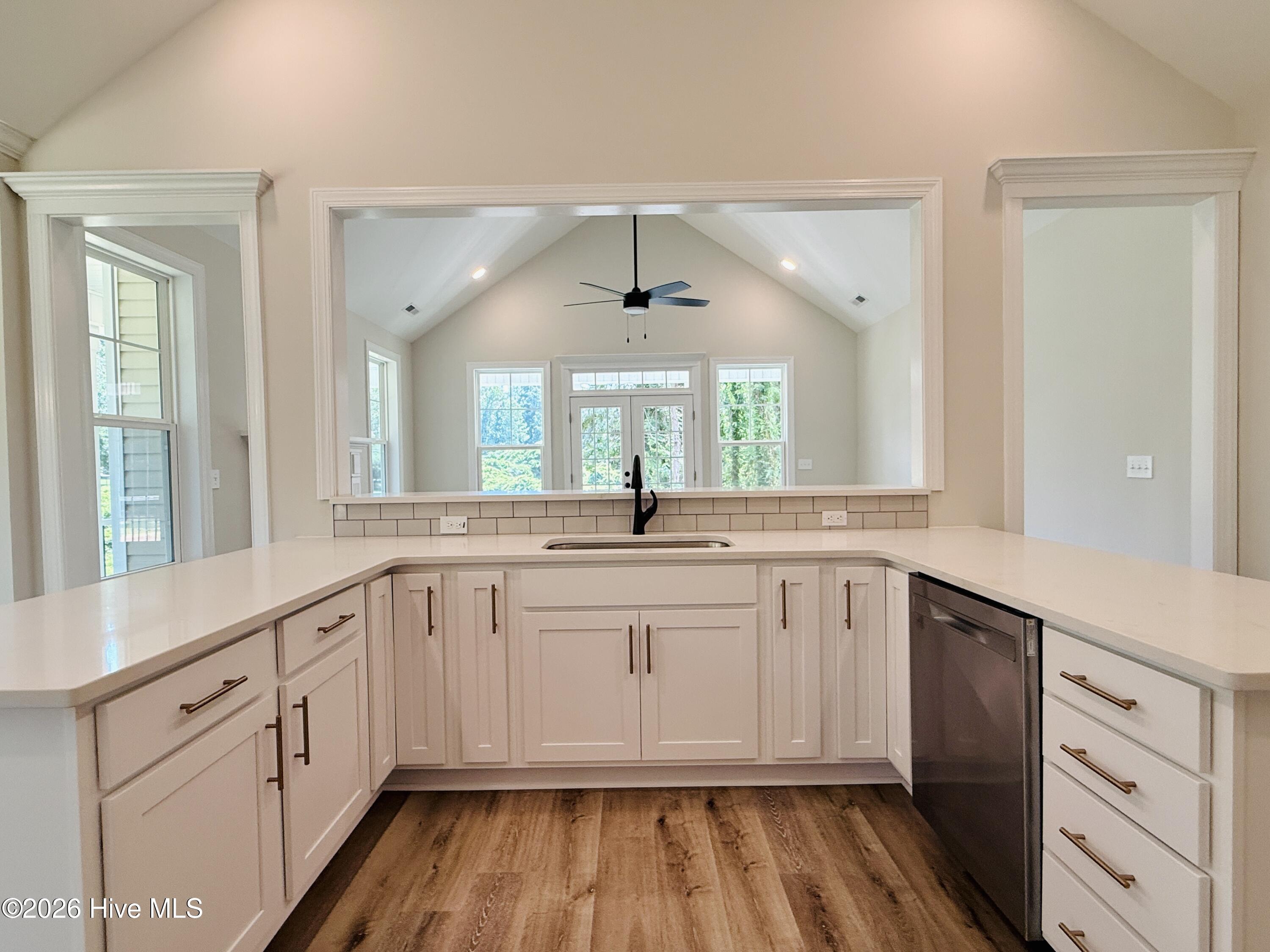 695 Sunset Drive Property Photo 17
