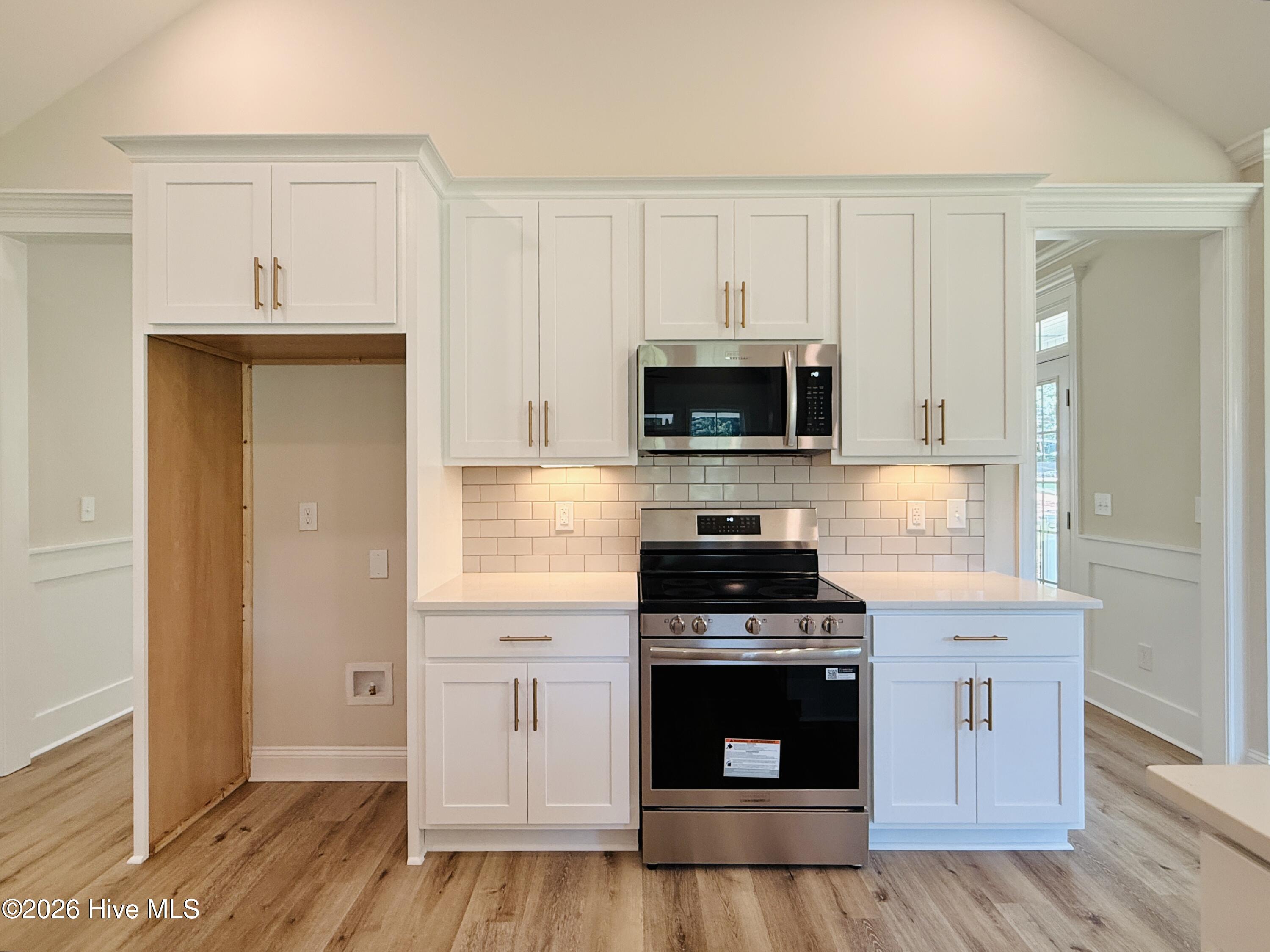 695 Sunset Drive Property Photo 18