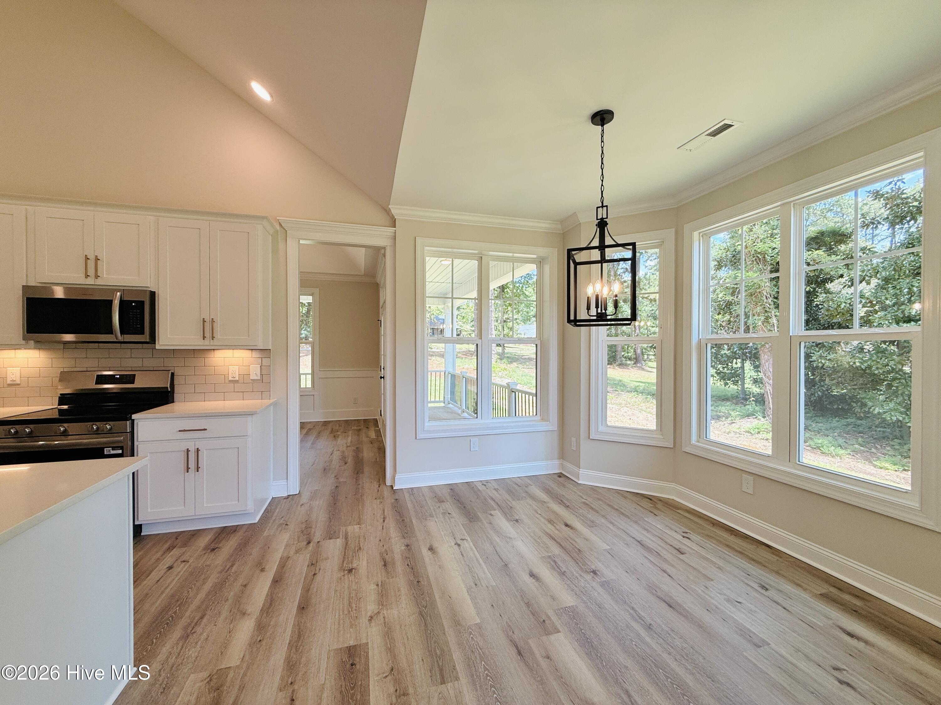 695 Sunset Drive Property Photo 21