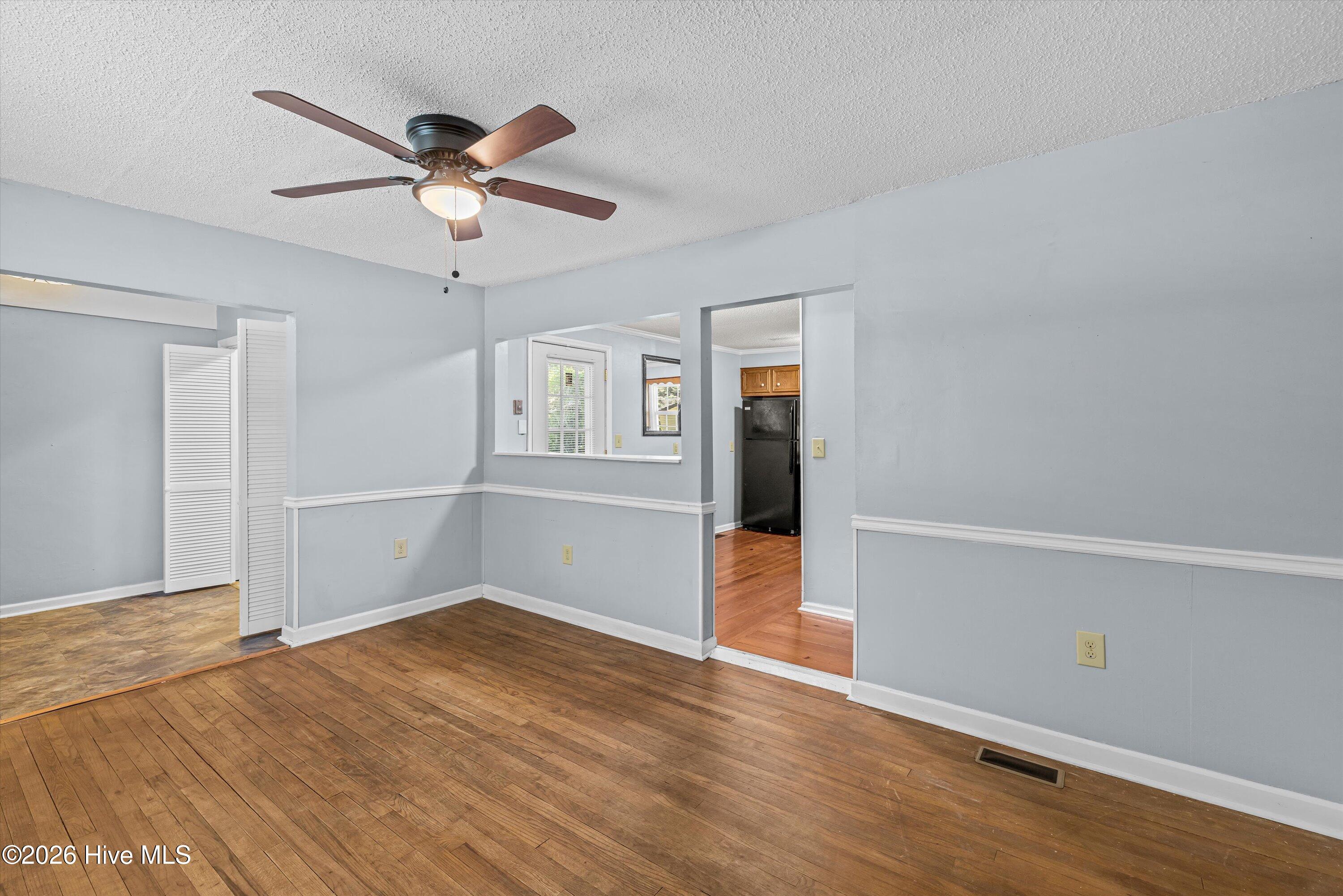 2320 Harding Road Property Photo 4