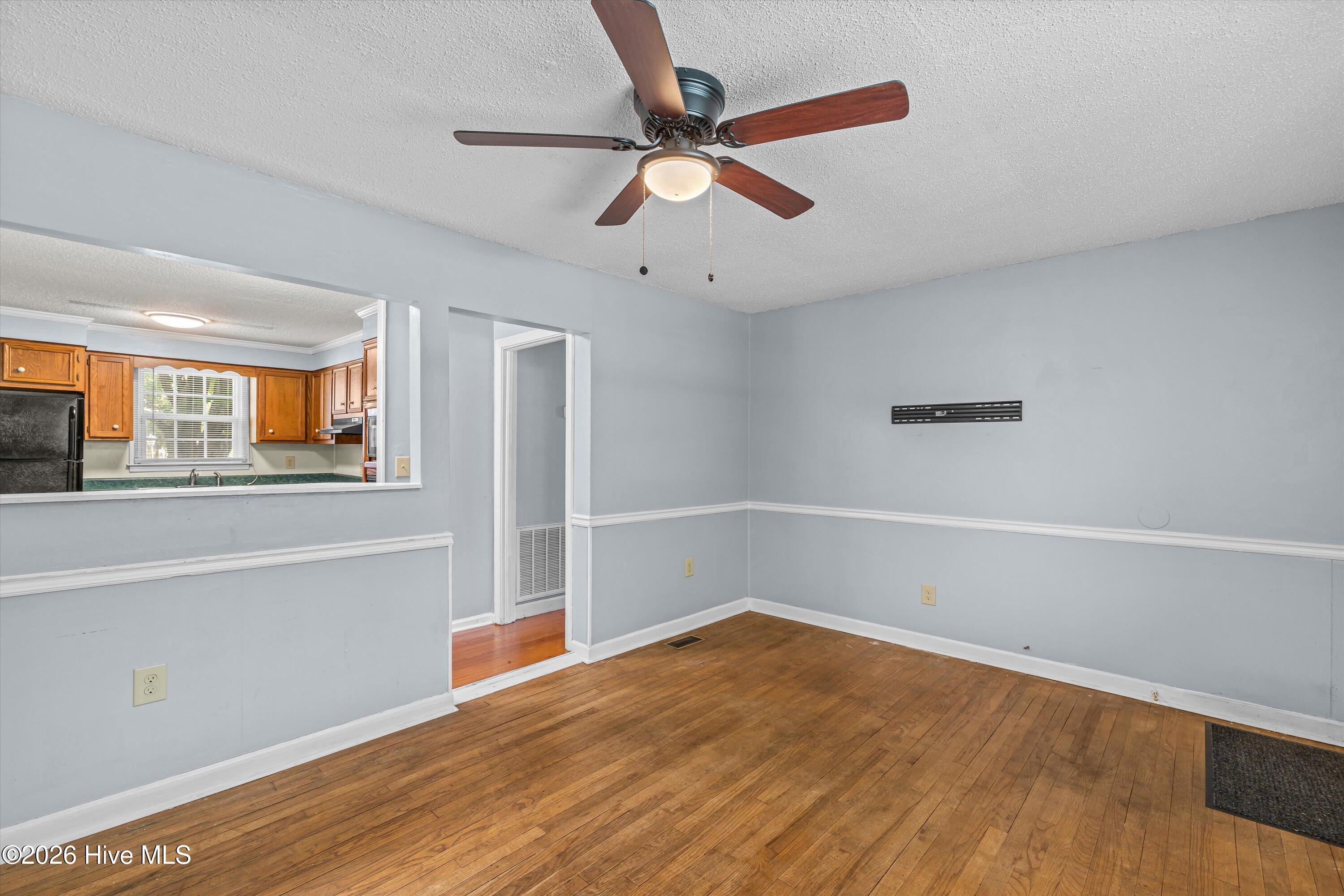 2320 Harding Road Property Photo 5