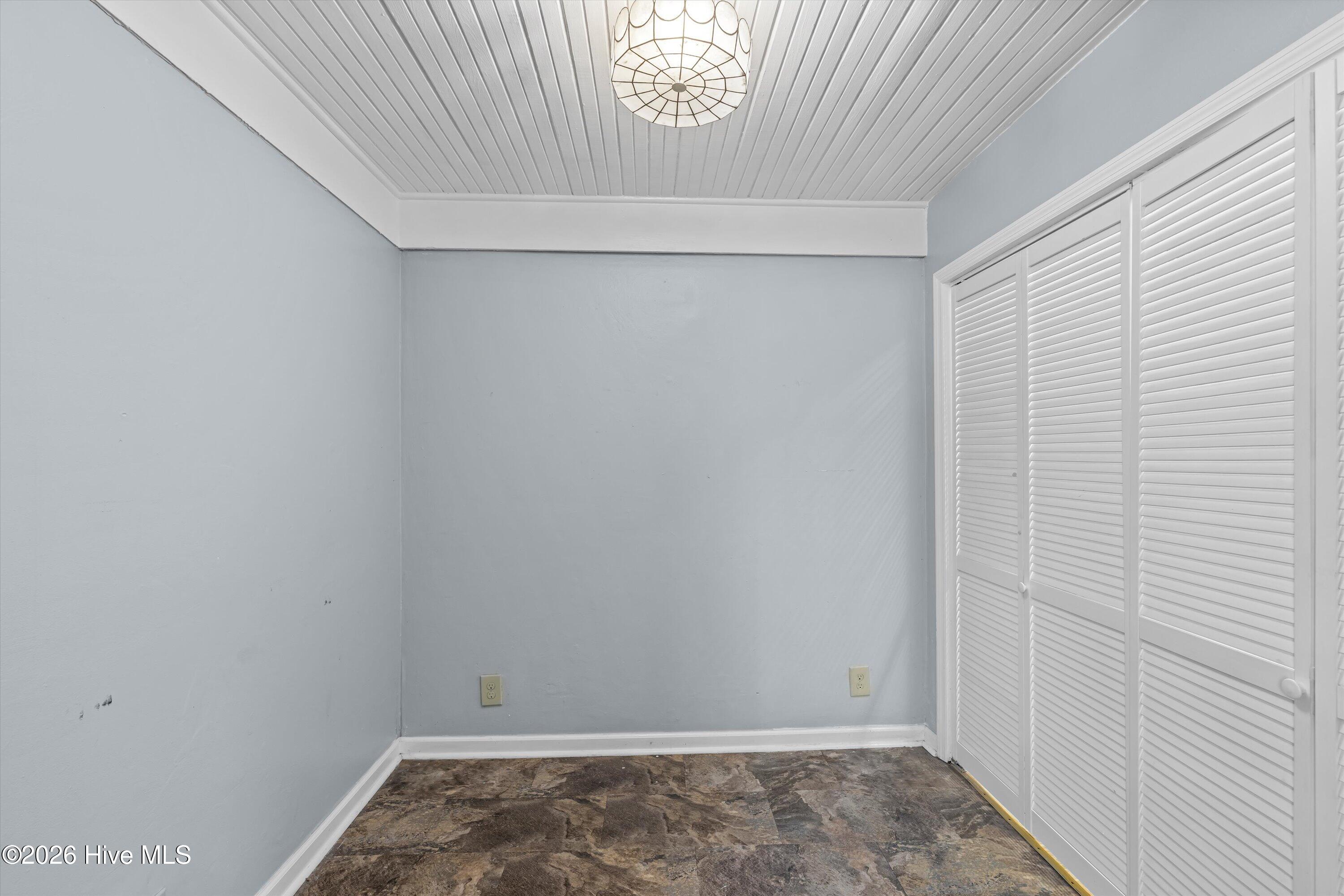2320 Harding Road Property Photo 6