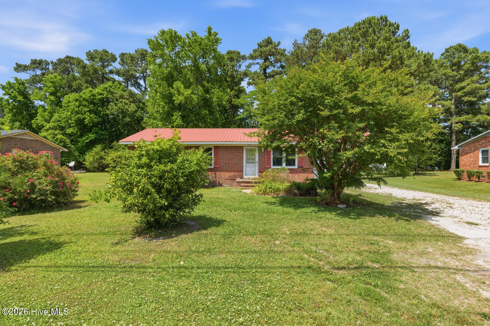 746 Kinston Highway Property Photo 3