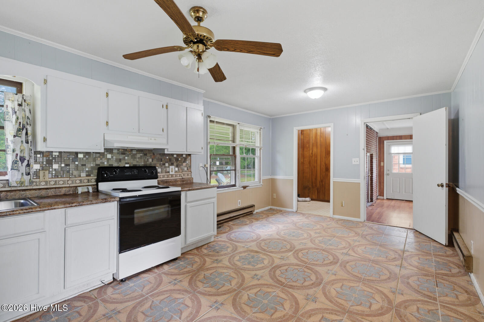 746 Kinston Highway Property Photo 7