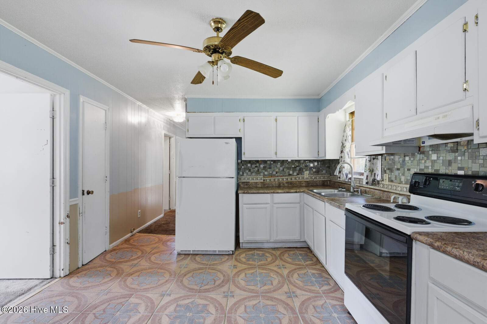 746 Kinston Highway Property Photo 9