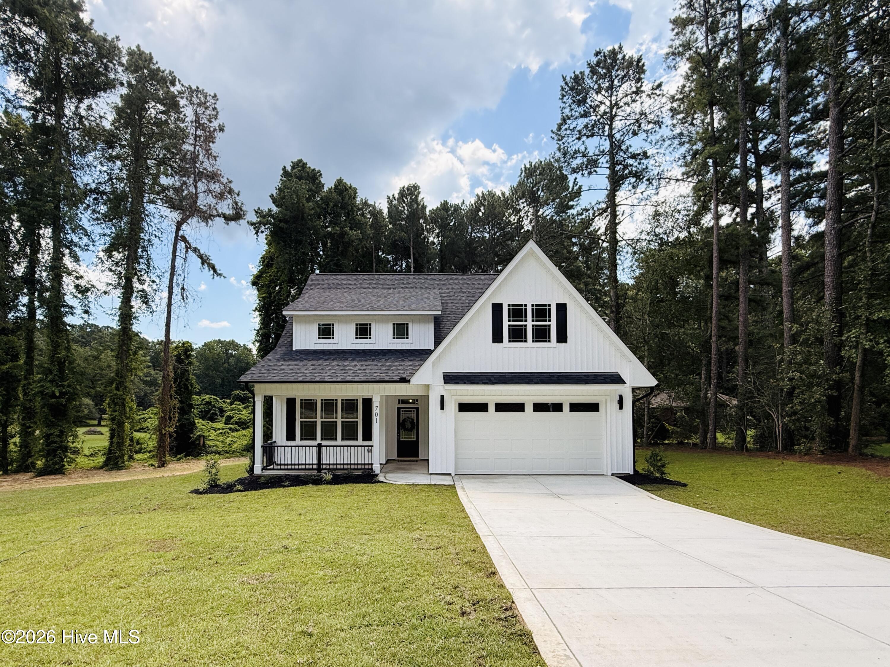 701 Sunset Drive Property Photo 1