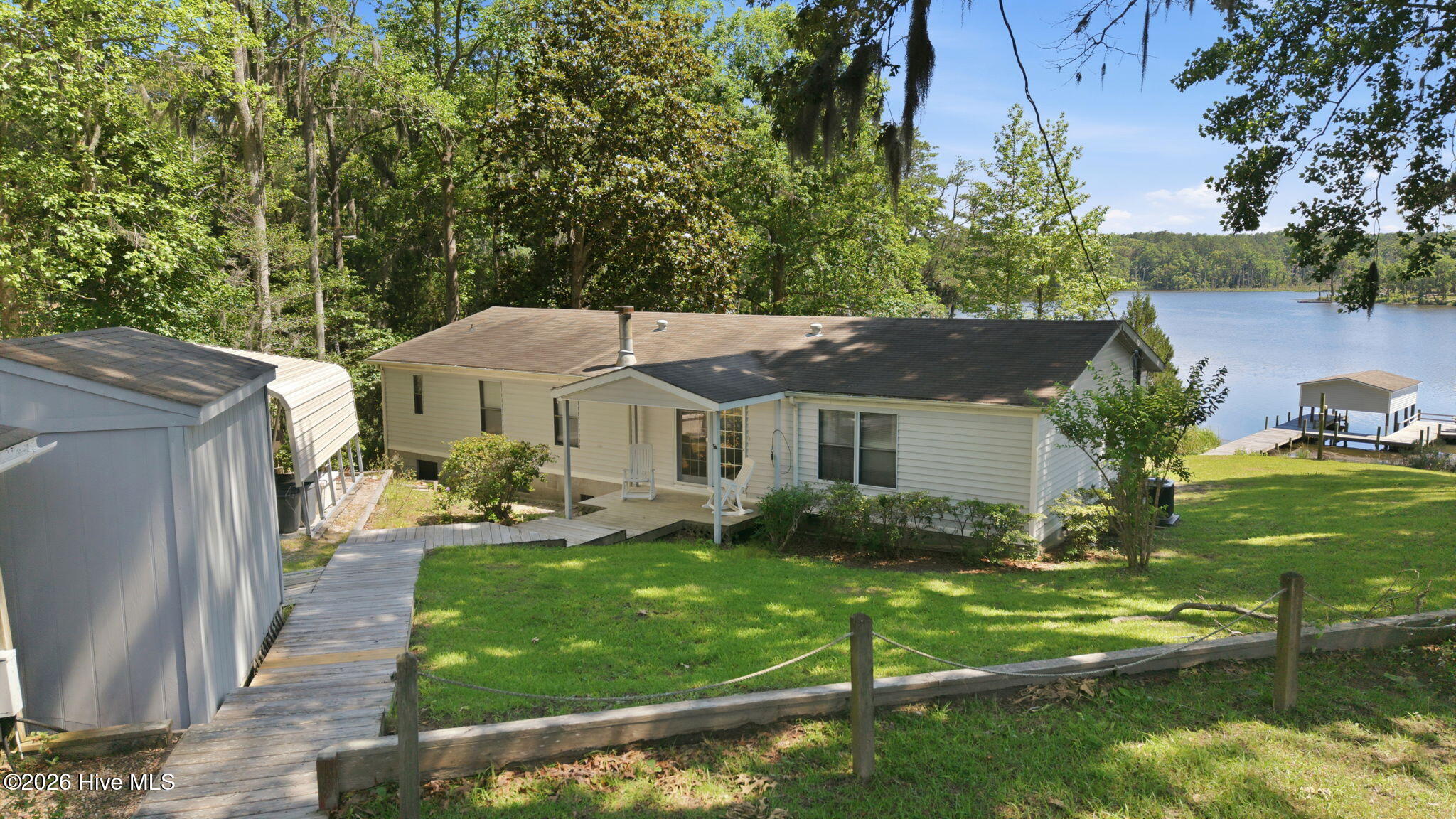1045 River Road Property Photo 2