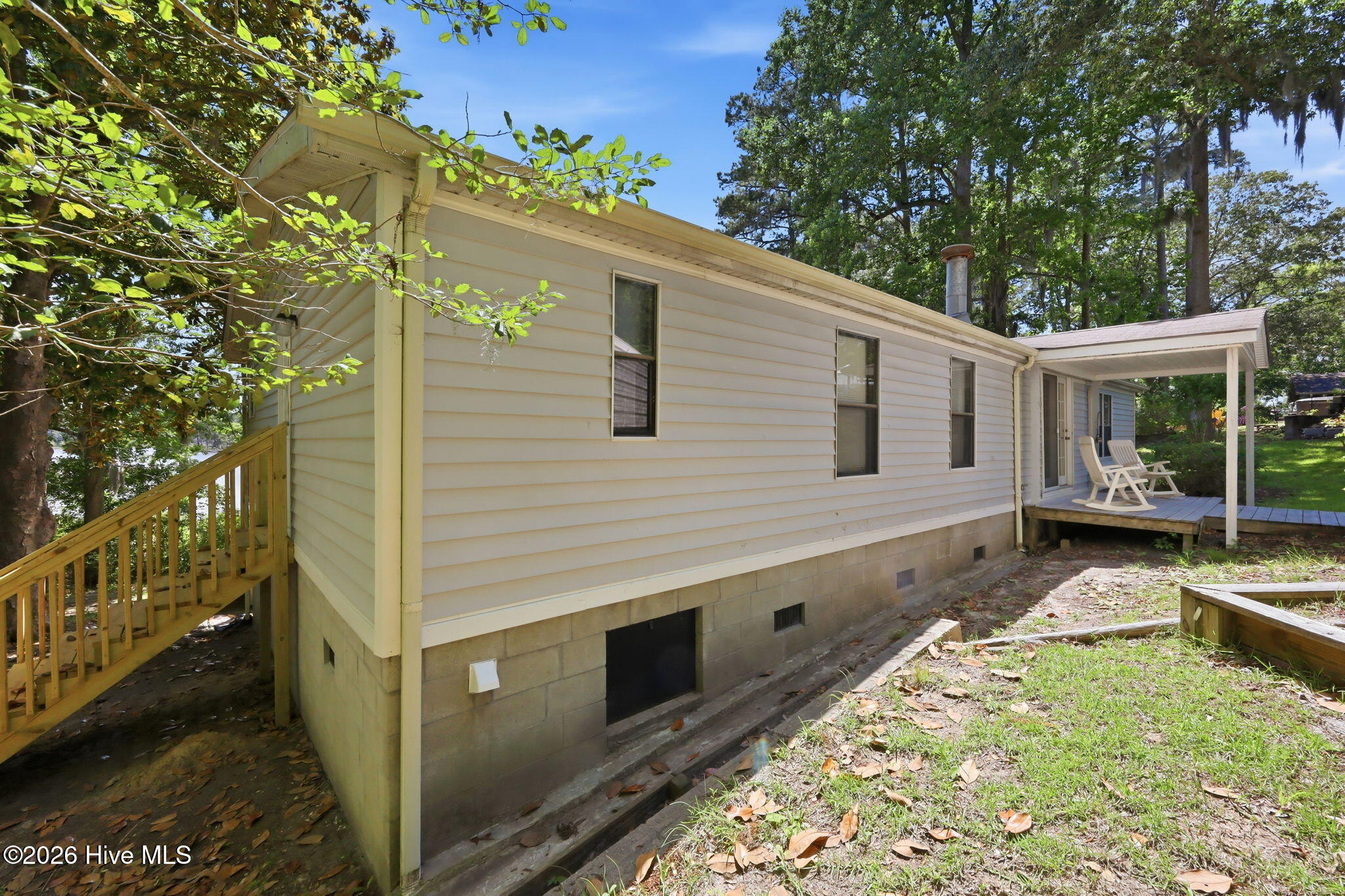 1045 River Road Property Photo 4