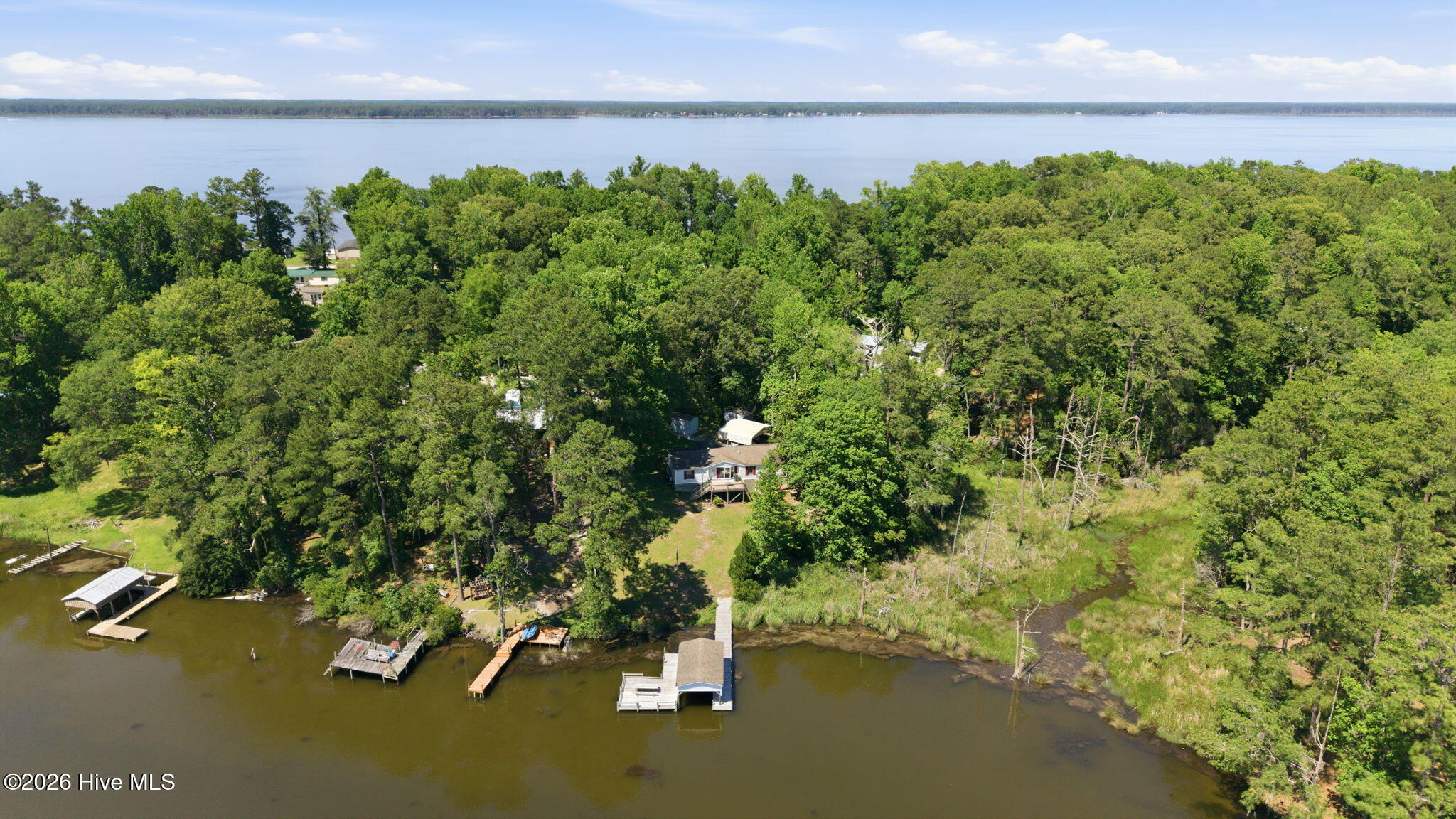1045 River Road Property Photo 11